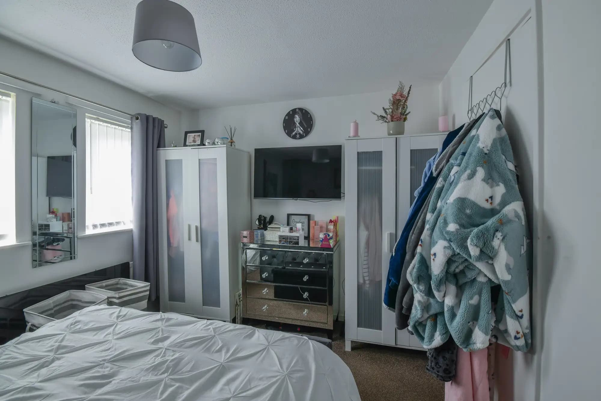 property photo 8 of 16