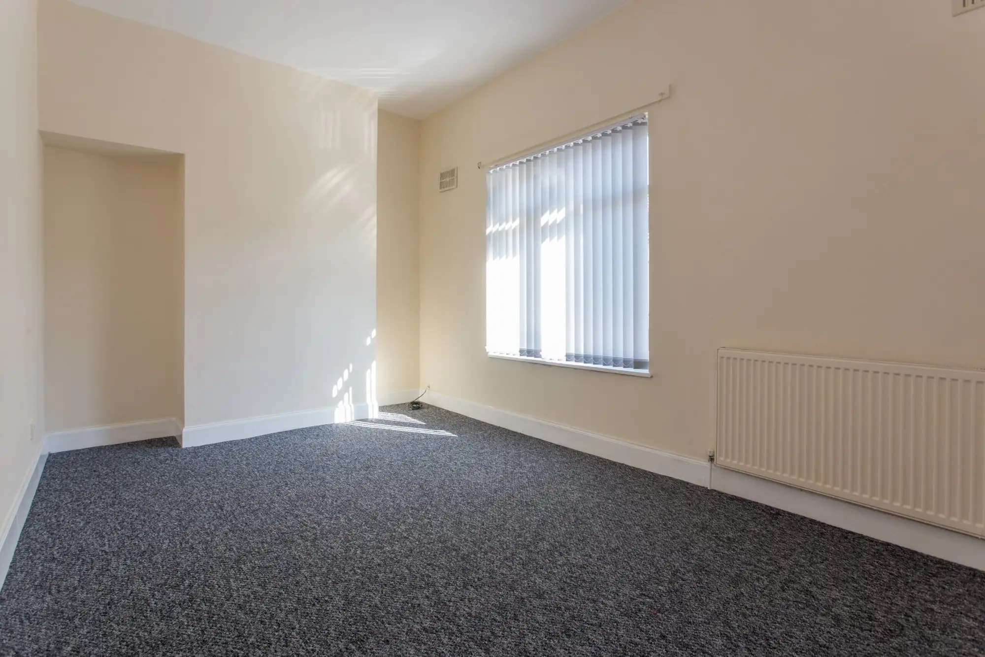 property photo 11 of 21