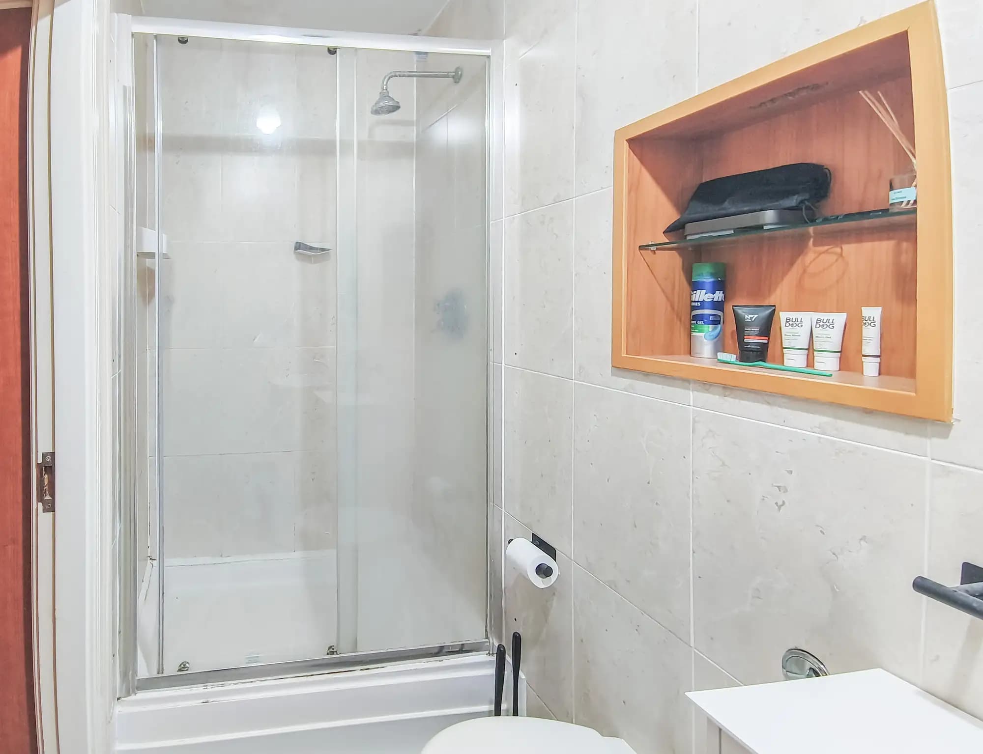 property photo 7 of 11