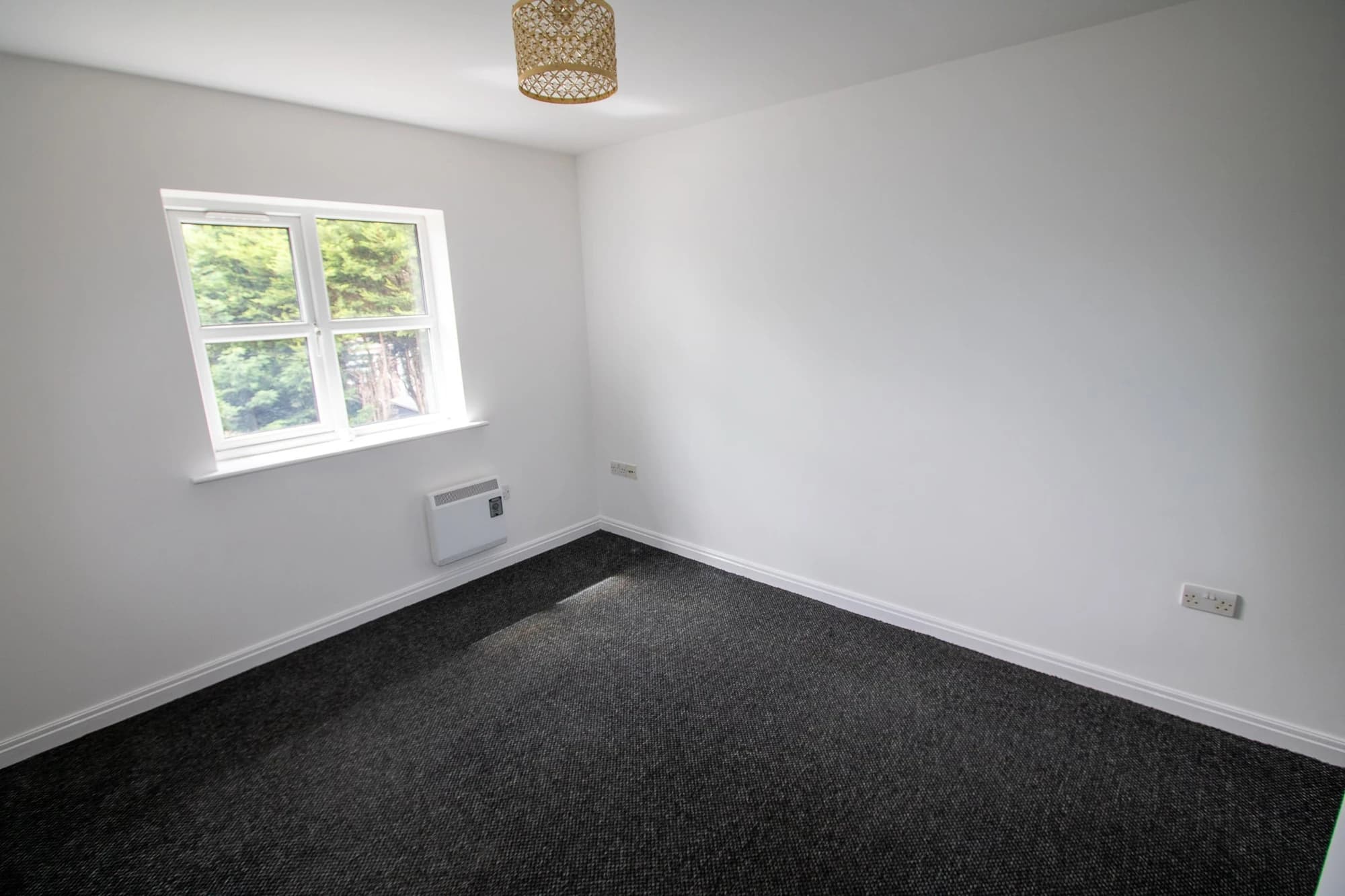 property photo 11 of 15