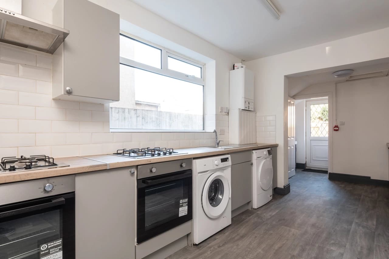 property photo 7 of 40