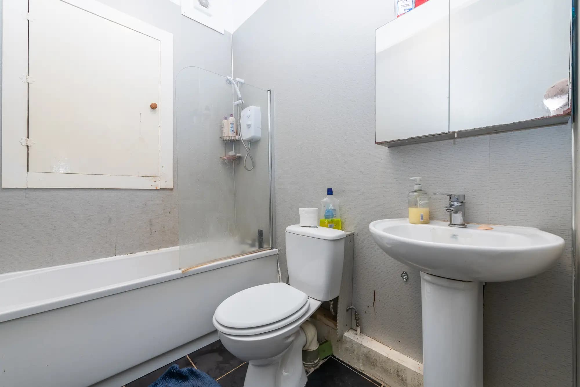 property photo 17 of 42