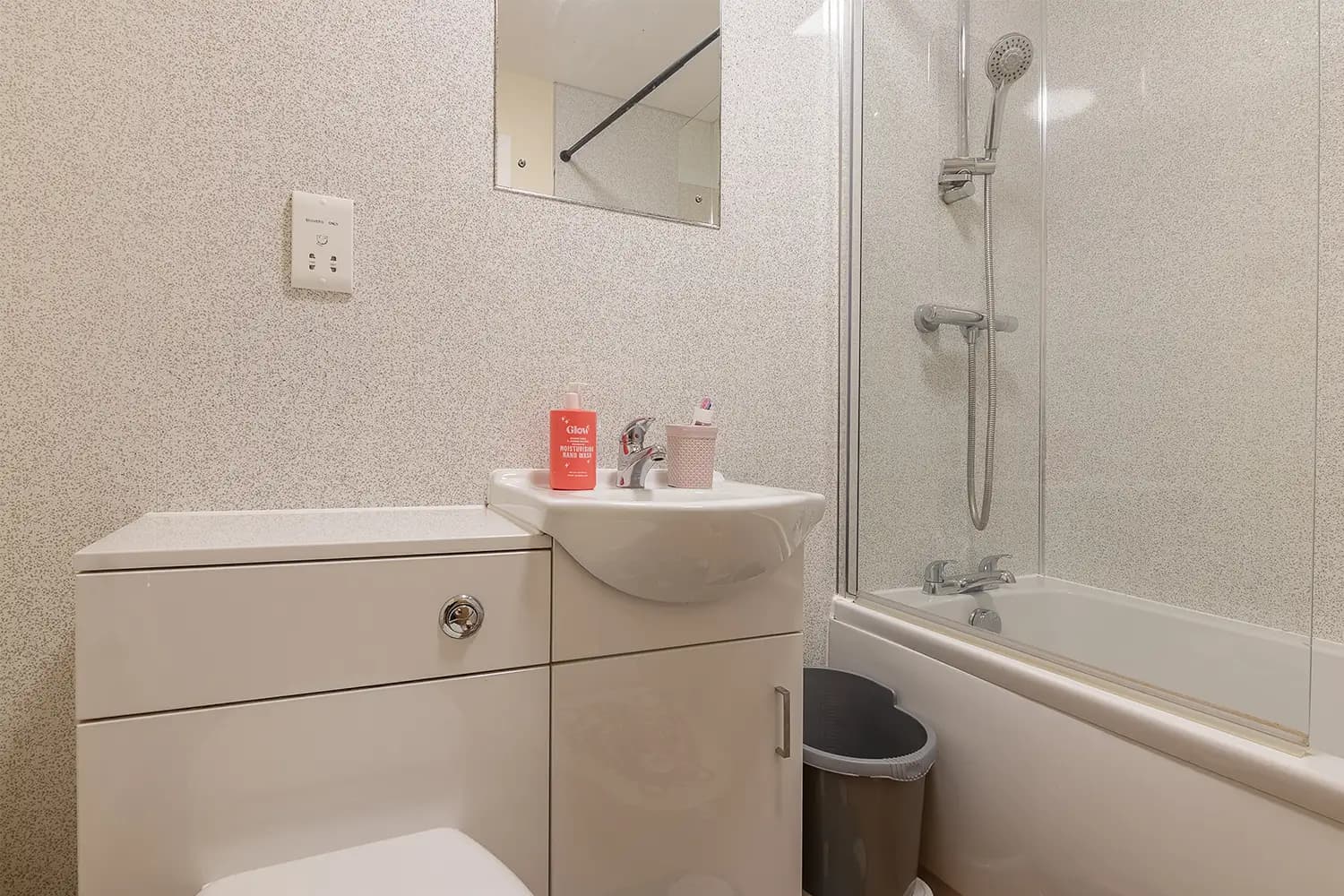 property photo 9 of 19