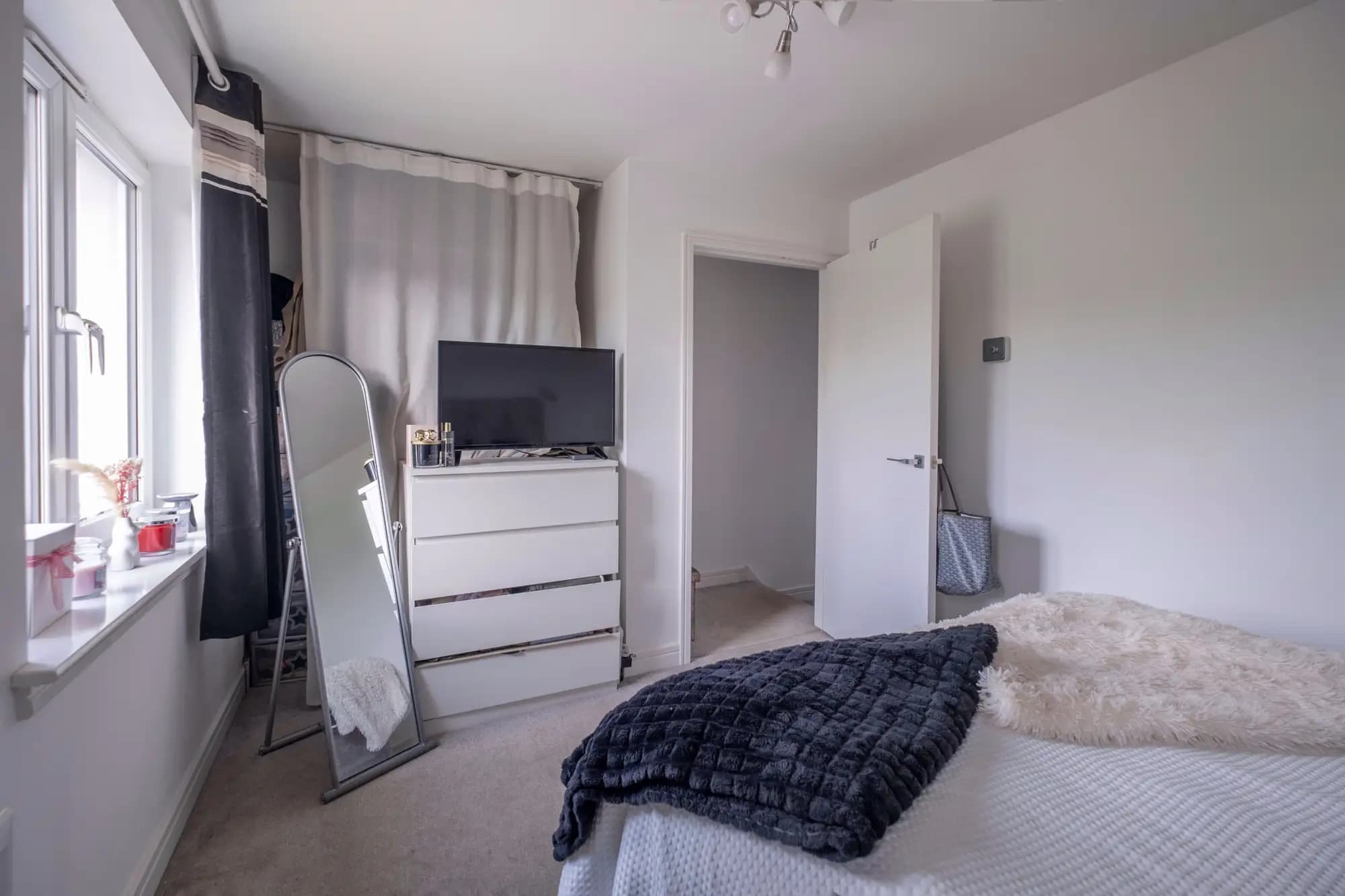 property photo 14 of 25