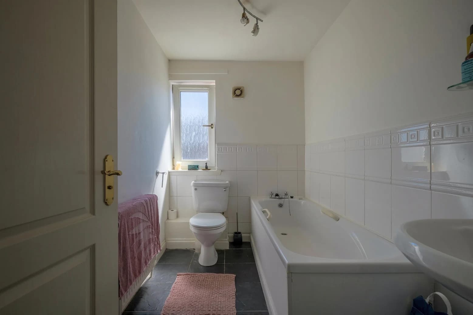 property photo 11 of 27