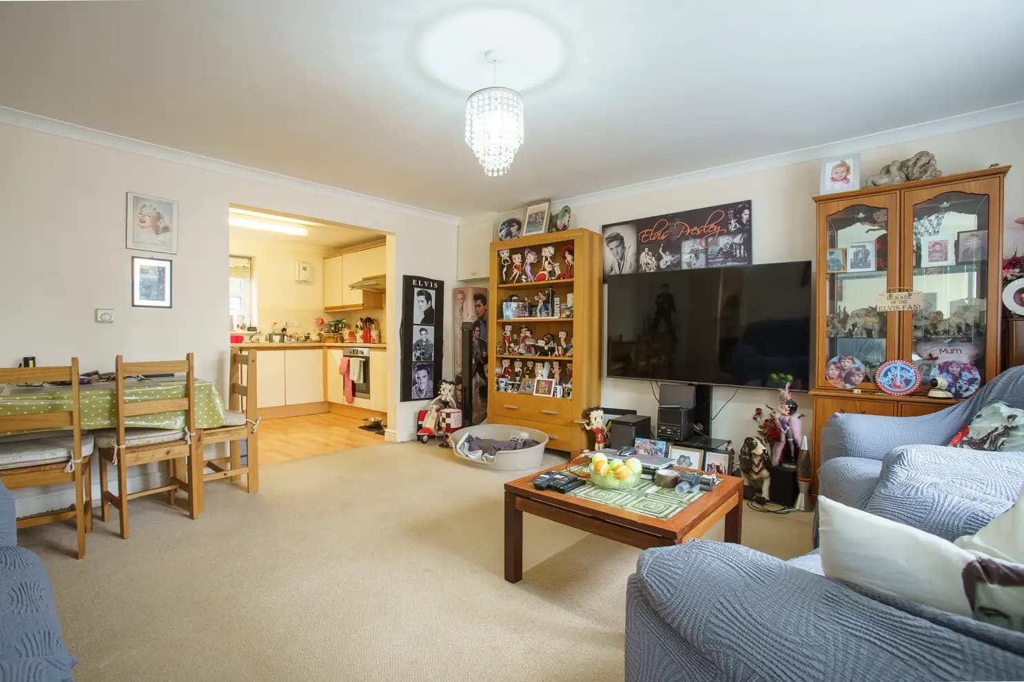 property photo 4 of 16