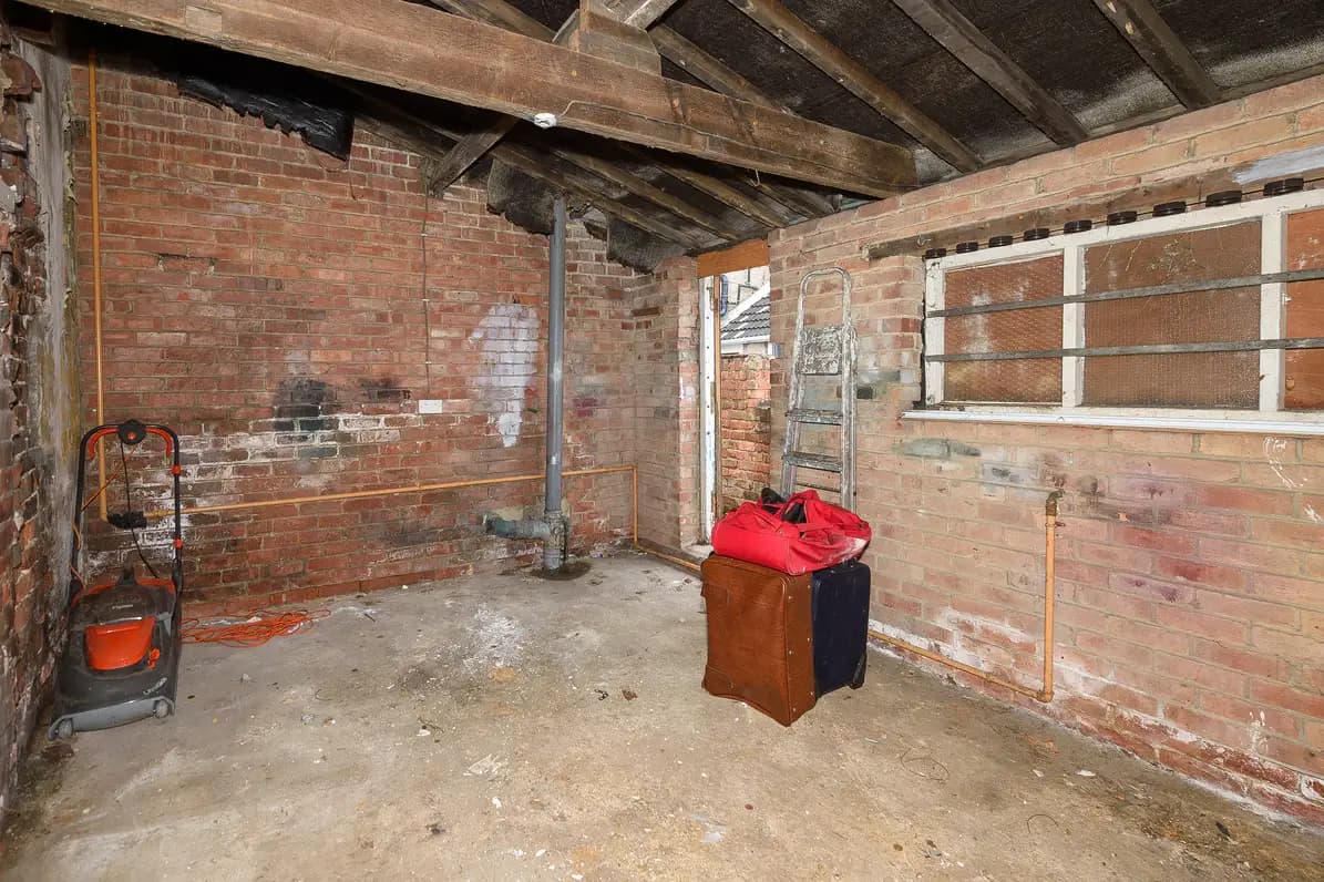 property photo 14 of 20