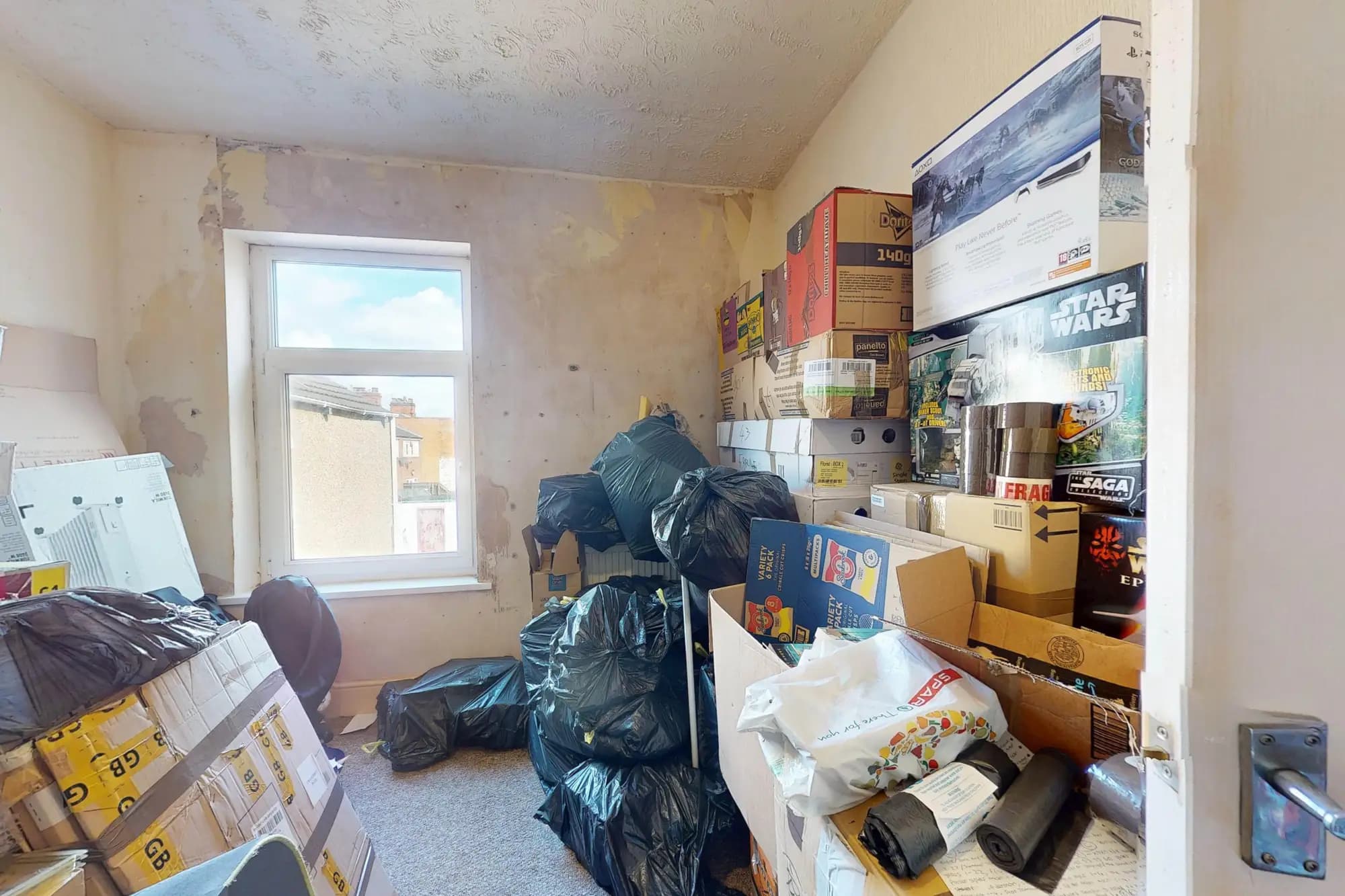 property photo 21 of 32