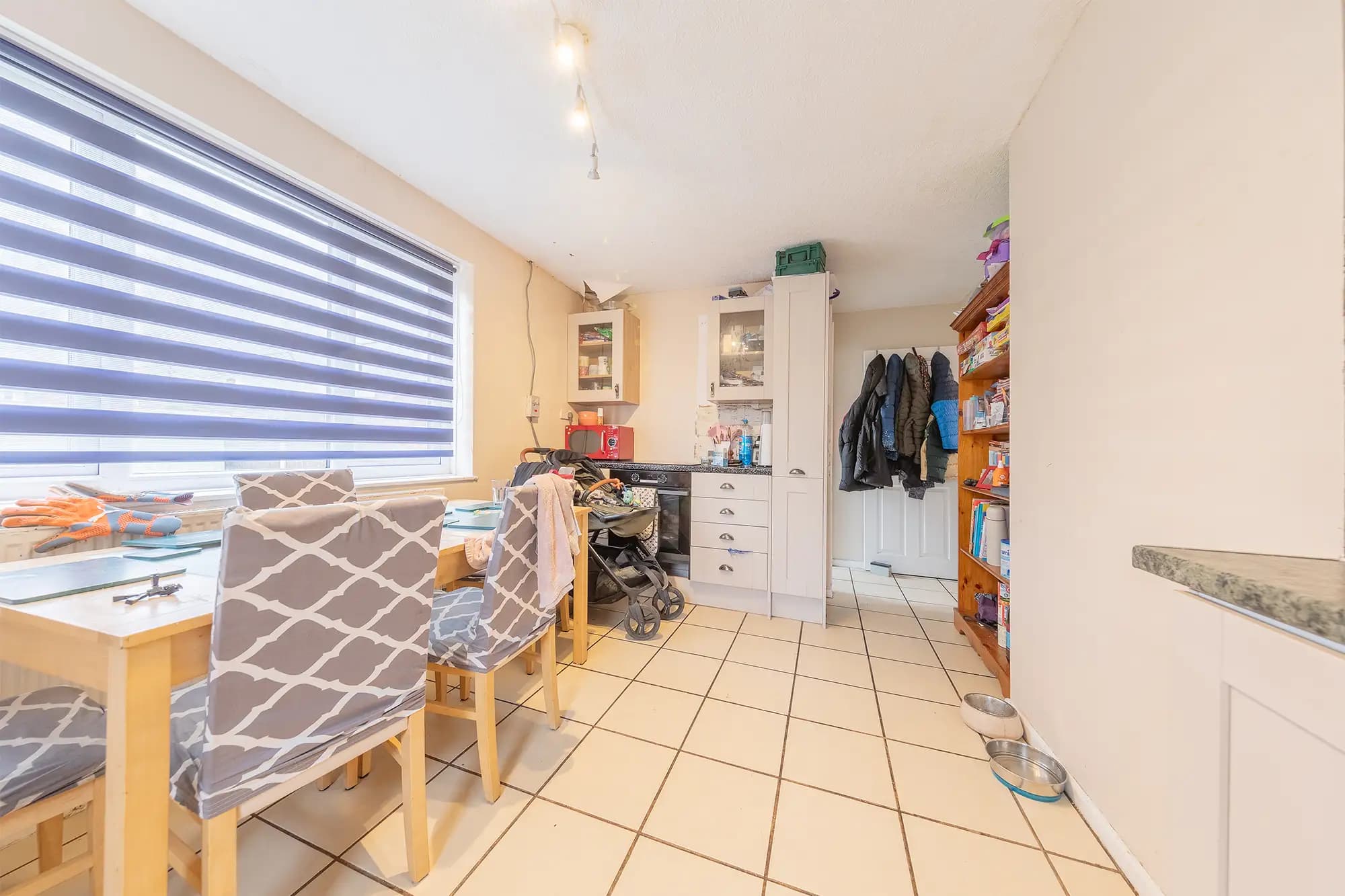 property photo 7 of 19