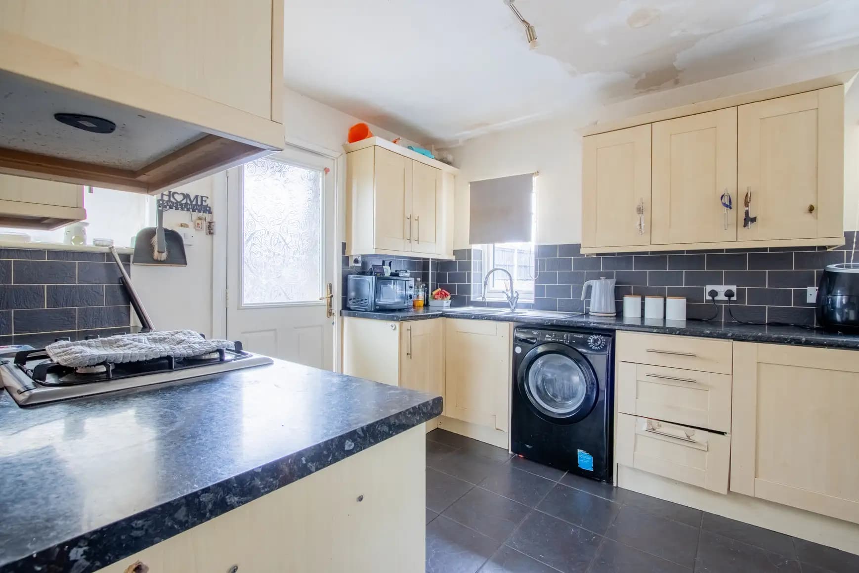 property photo 6 of 20