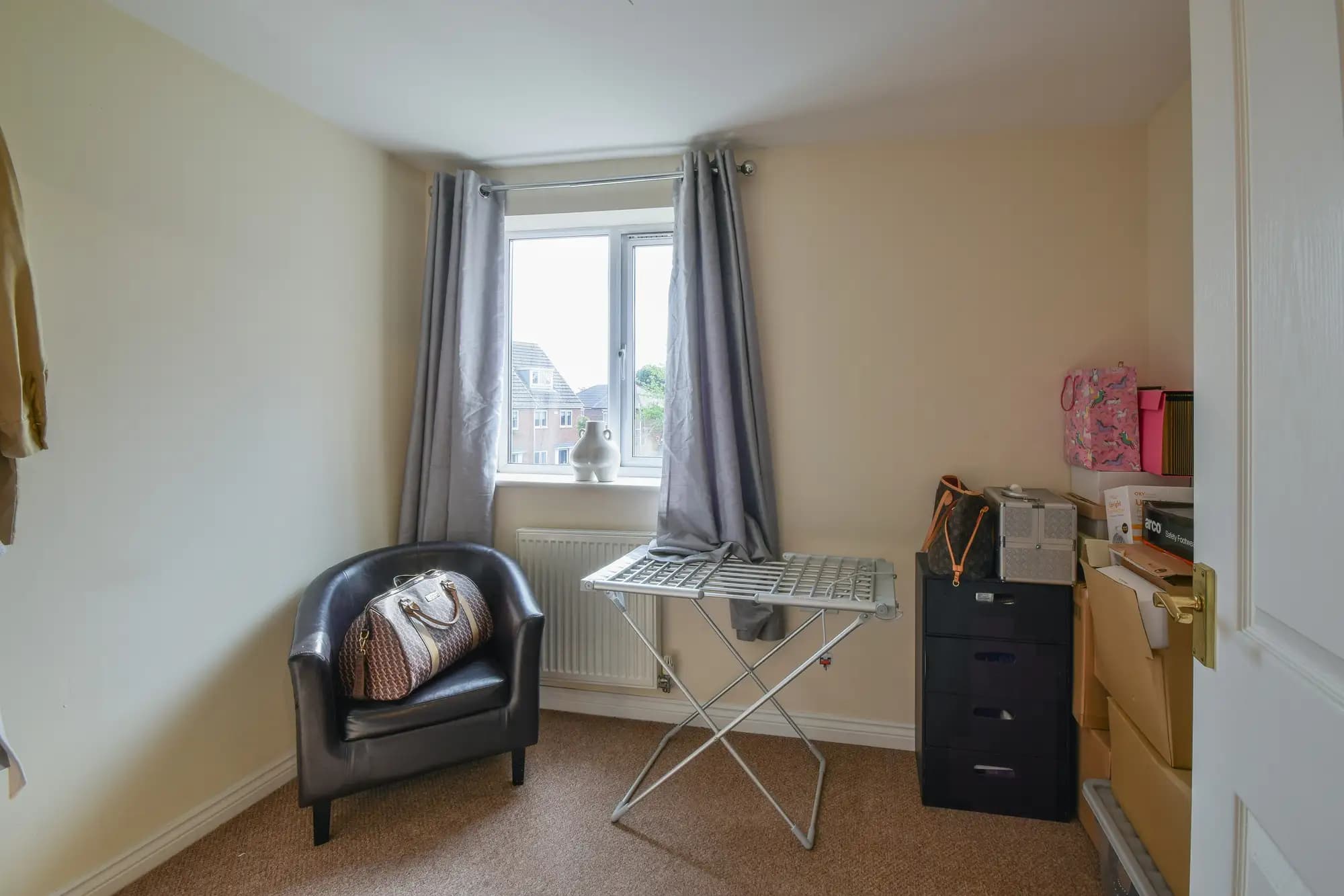 property photo 11 of 17