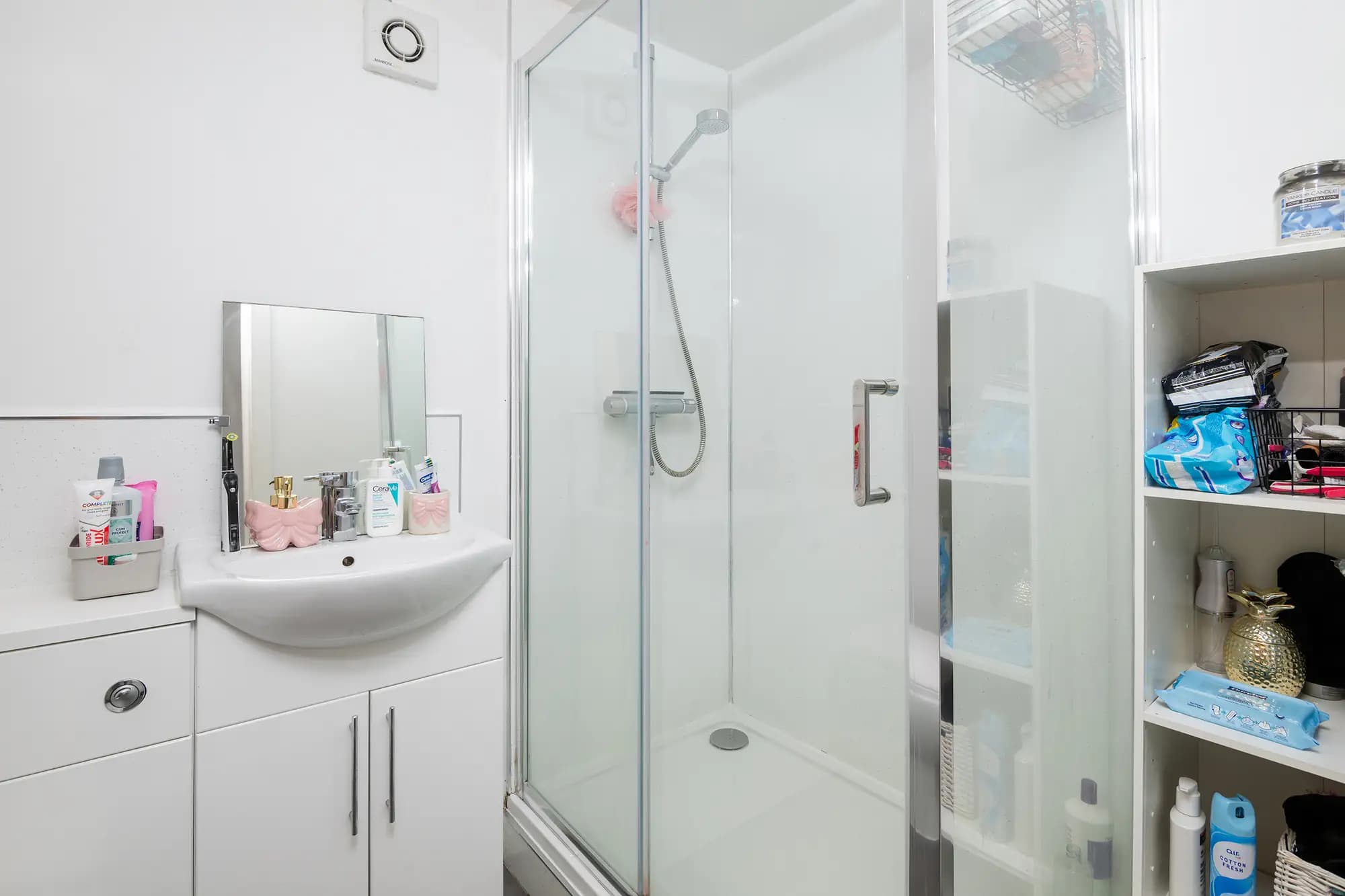 property photo 7 of 15