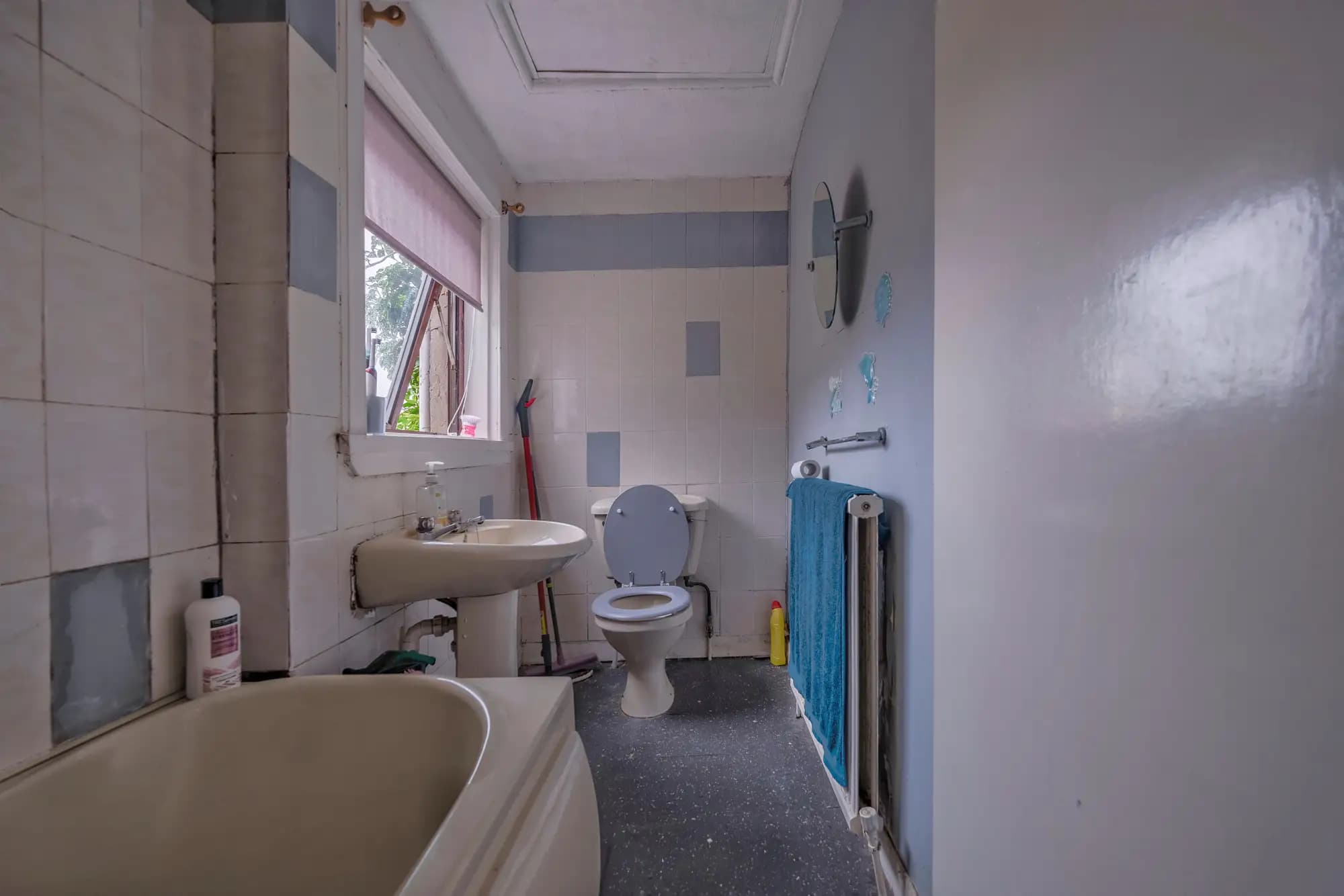 property photo 13 of 27