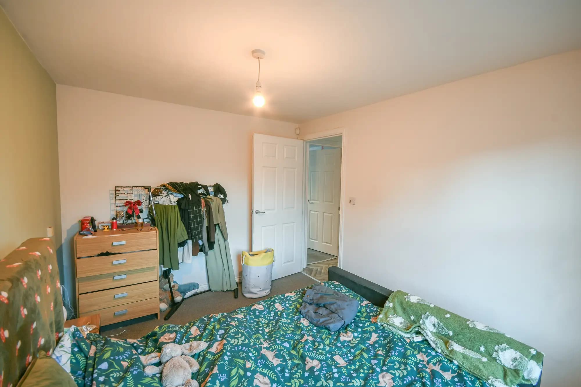 property photo 9 of 14