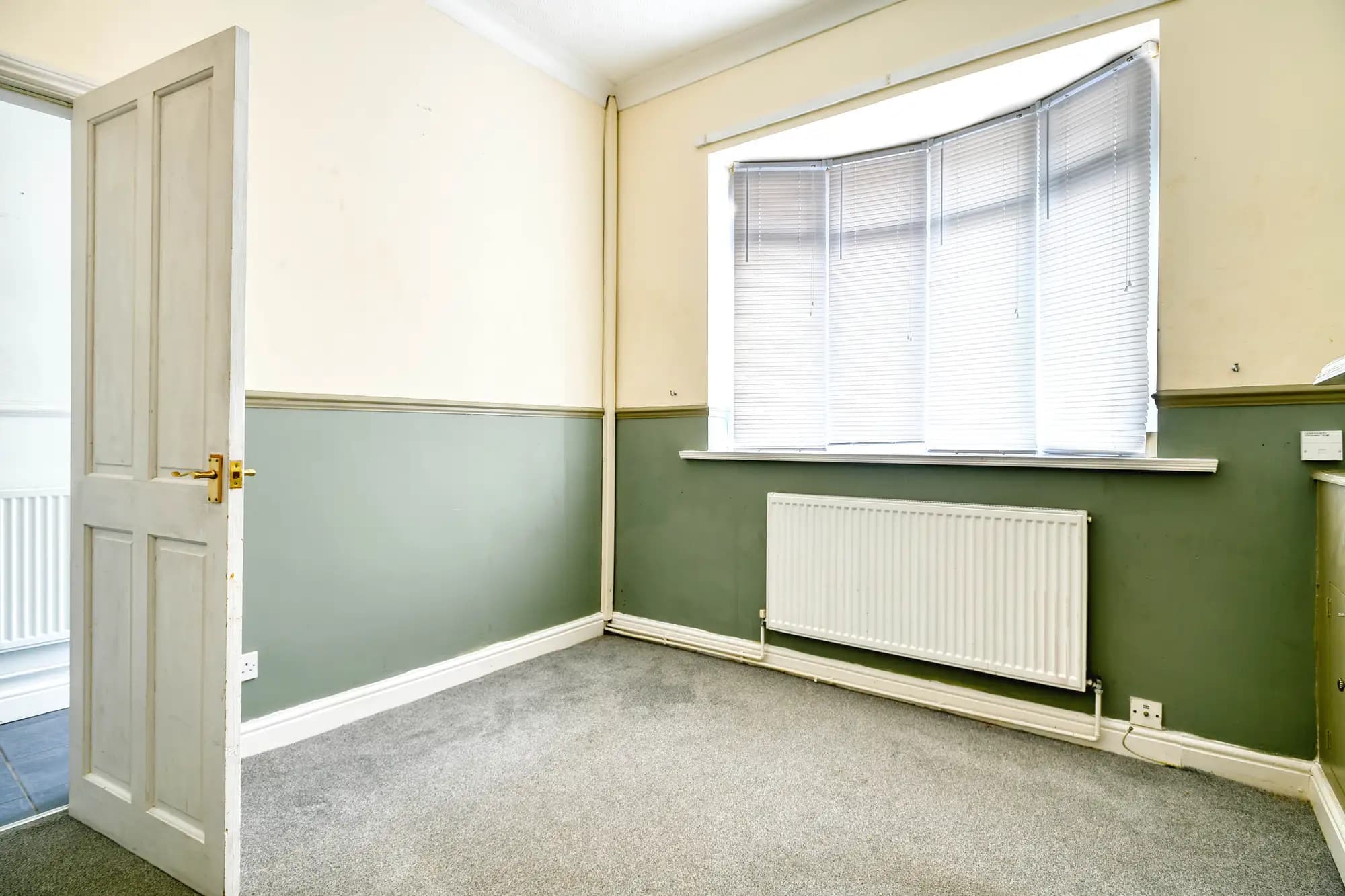 property photo 18 of 30
