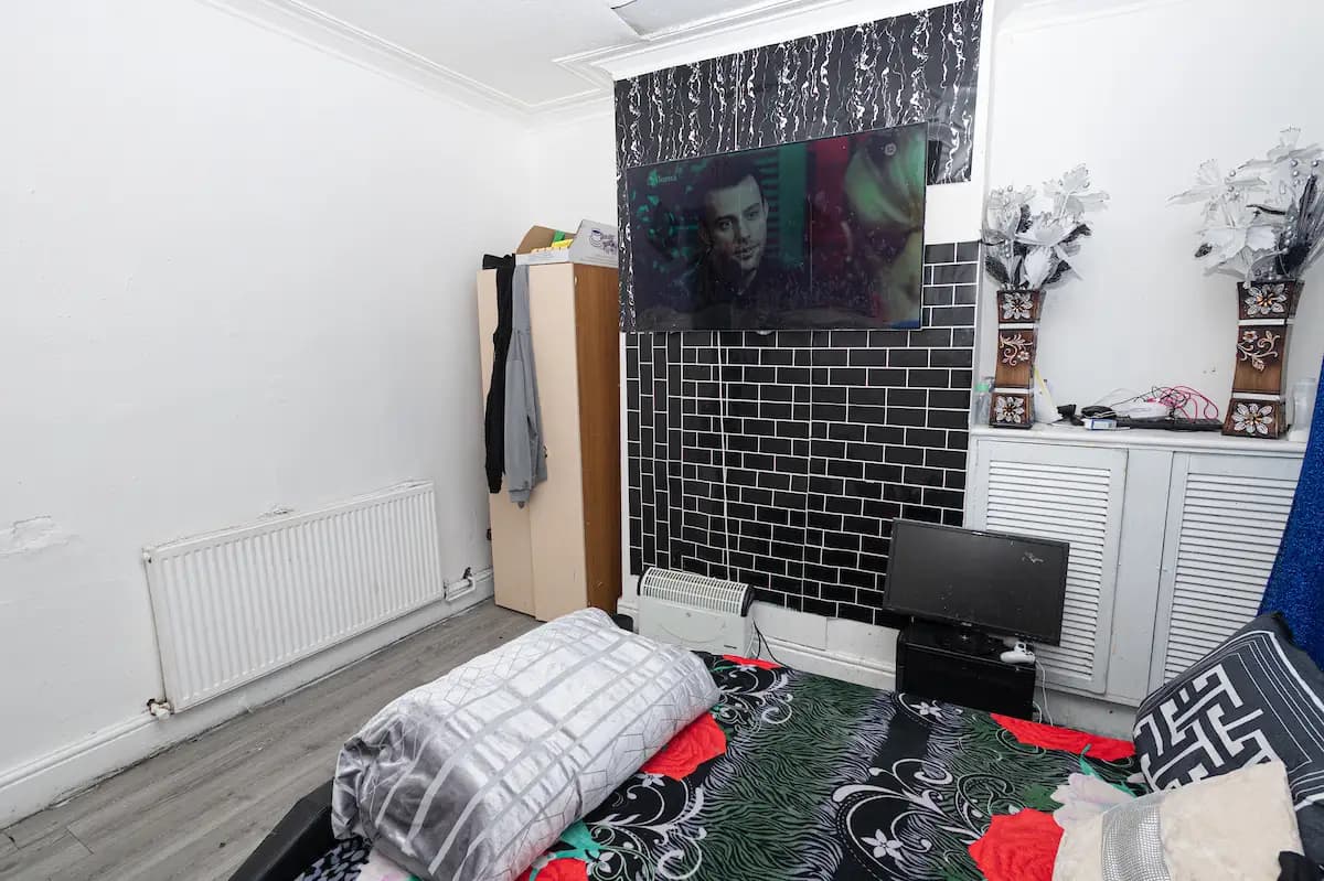 property photo 12 of 21