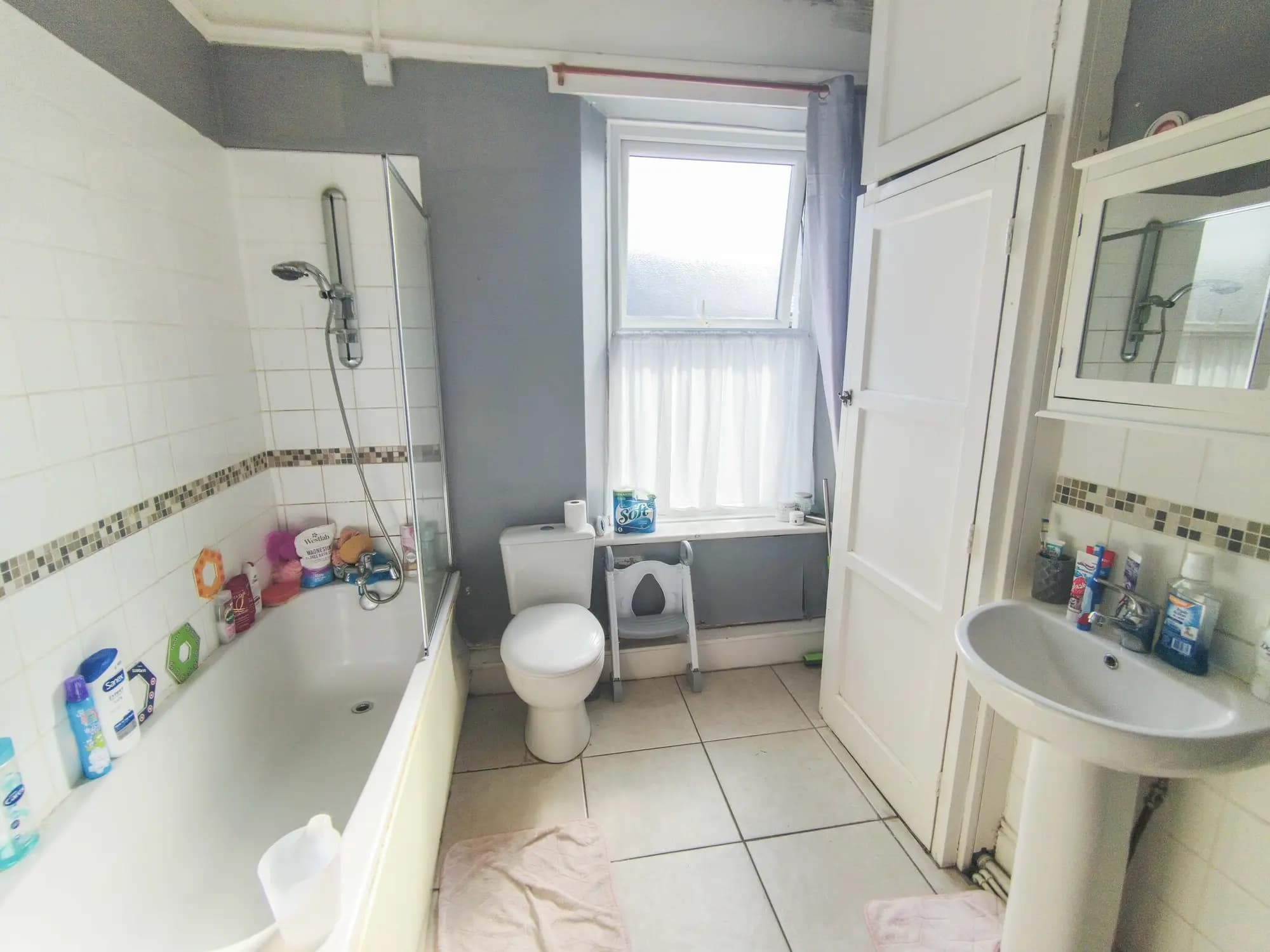 property photo 9 of 16