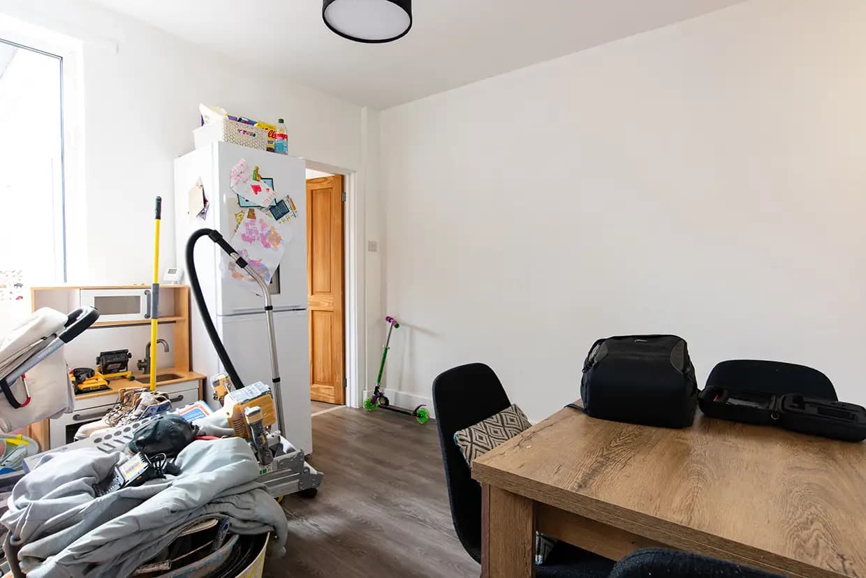 property photo 6 of 27