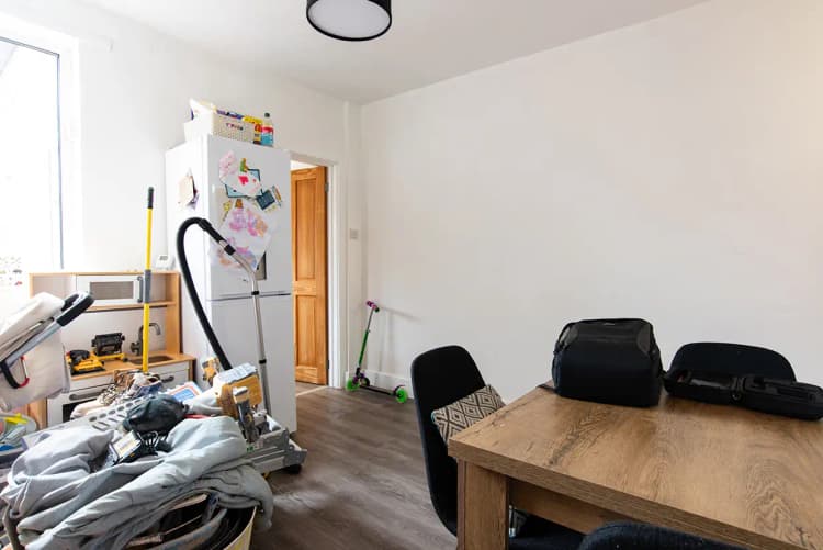property photo 6 of 27