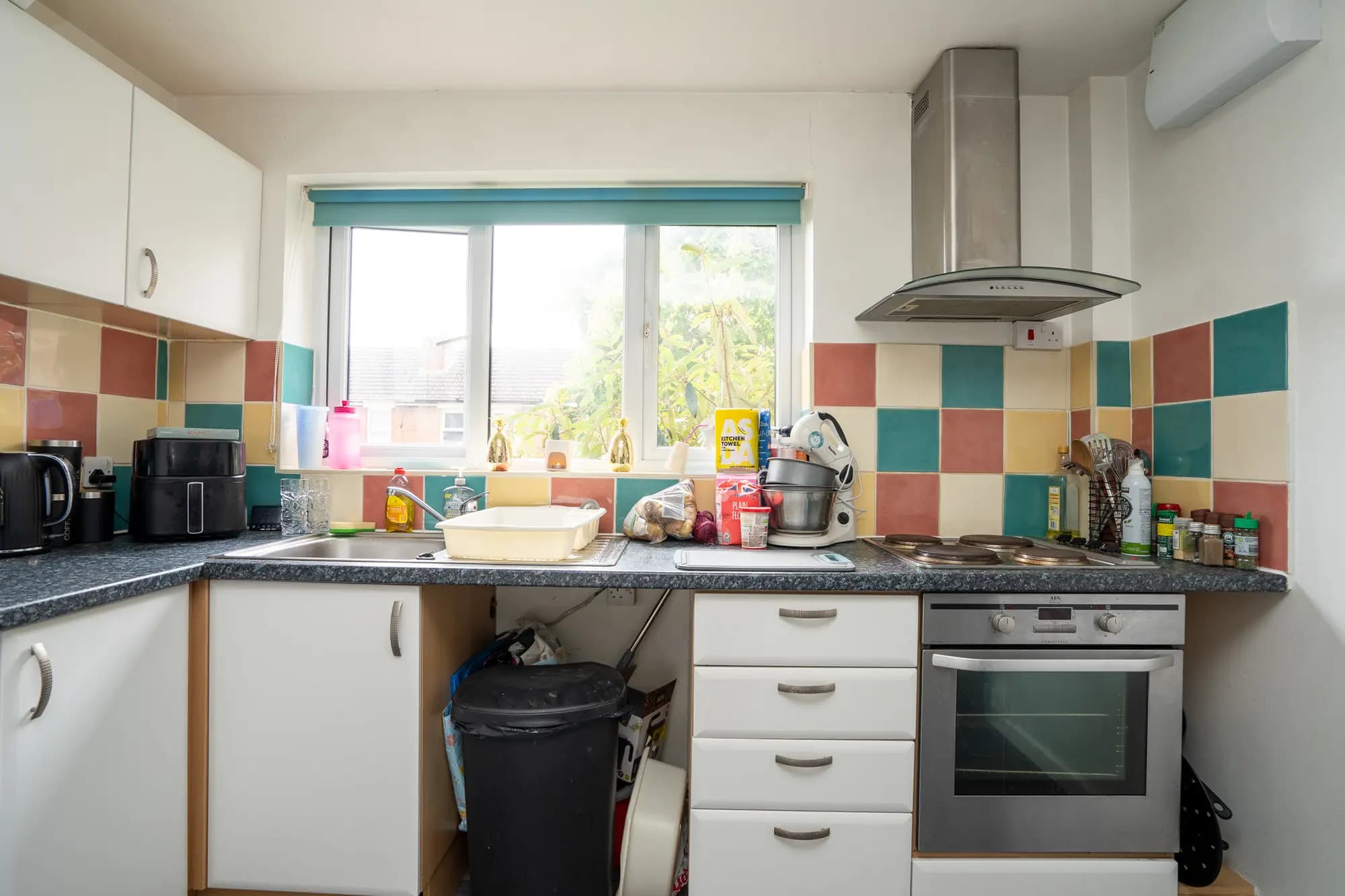 property photo 5 of 18