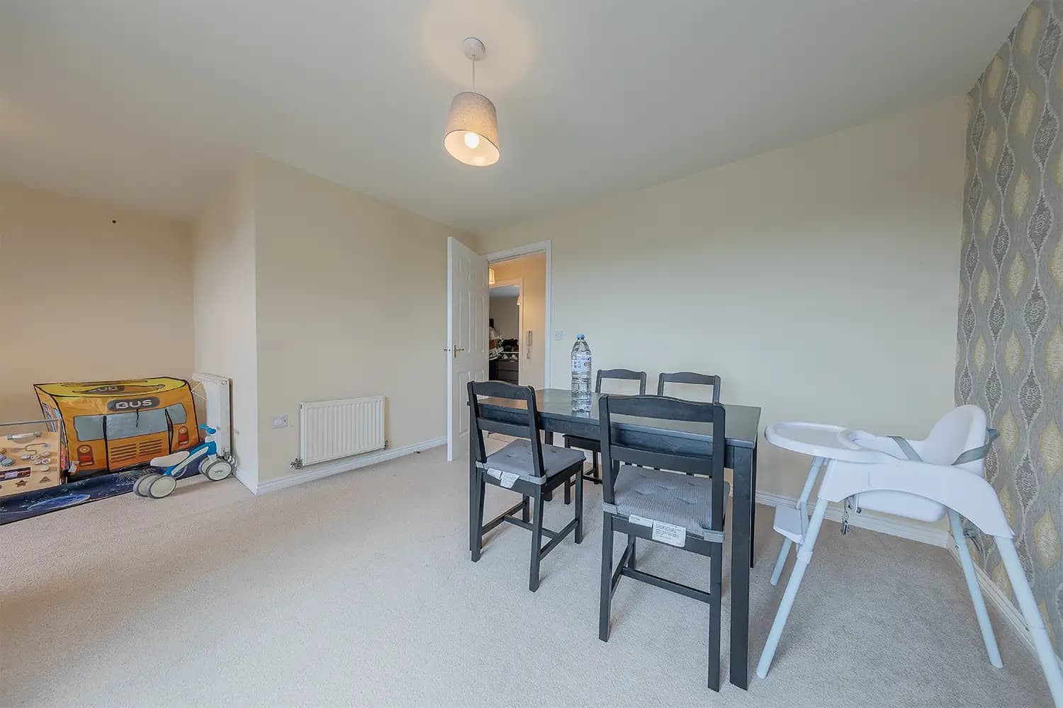 property photo 4 of 25