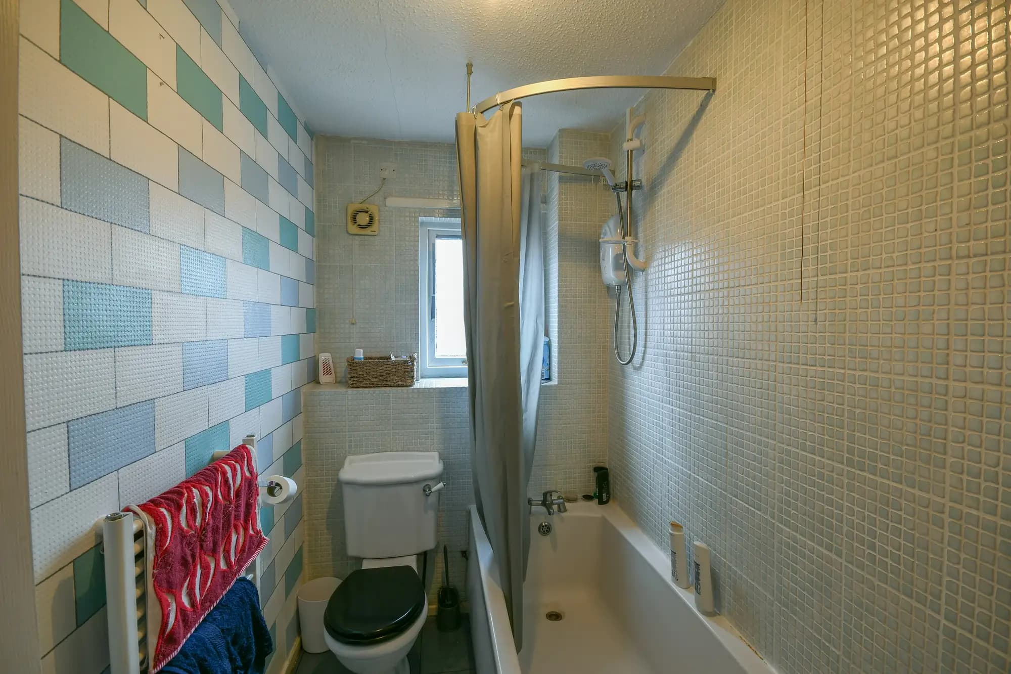 property photo 7 of 15