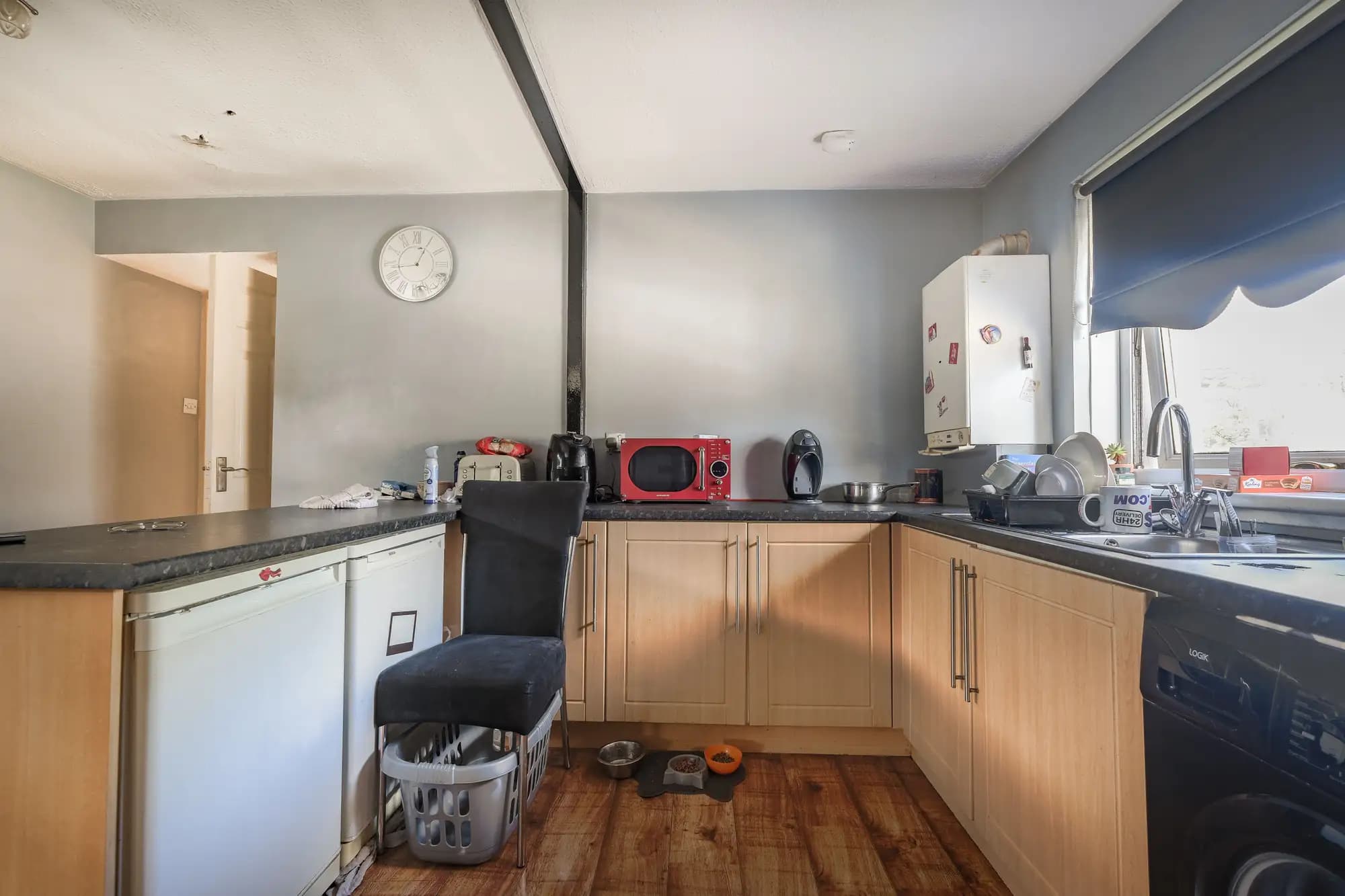 property photo 6 of 16