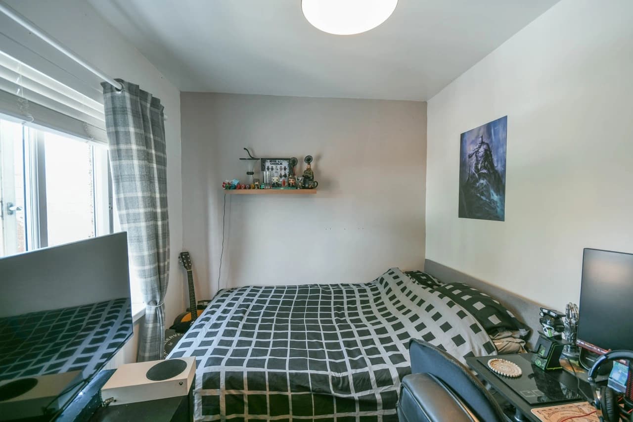 property photo 12 of 24