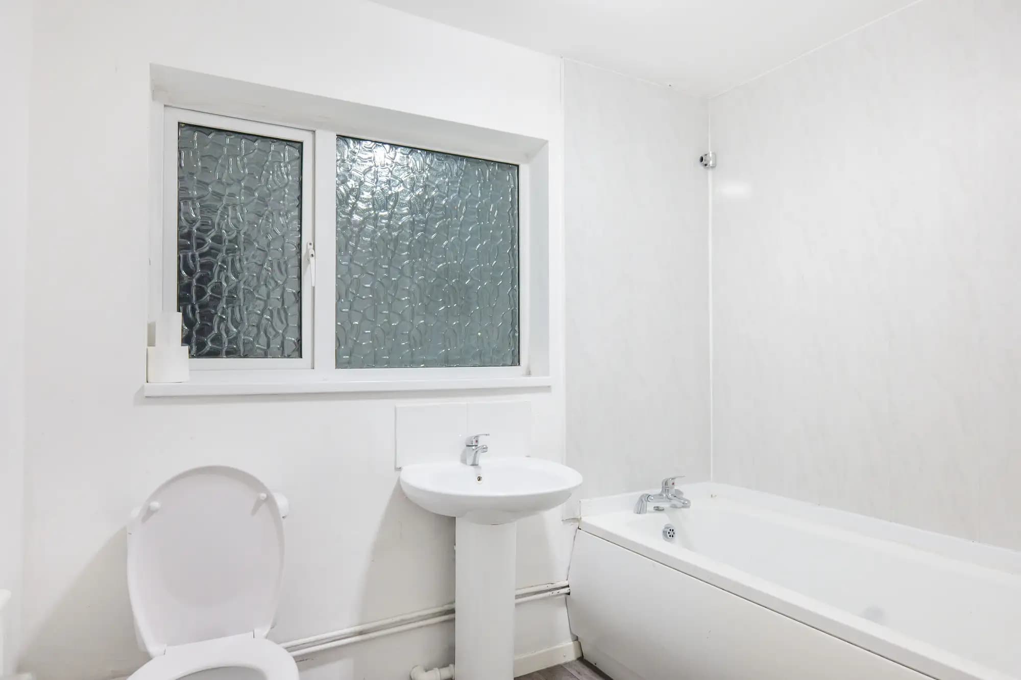 property photo 6 of 20