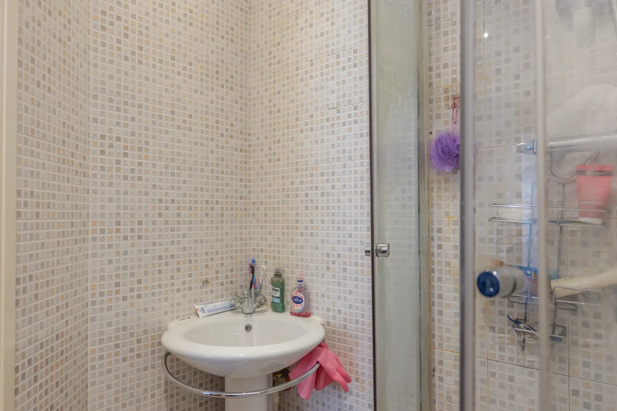 property photo 9 of 29