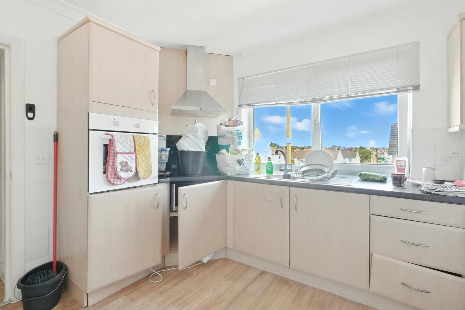 property photo 5 of 17