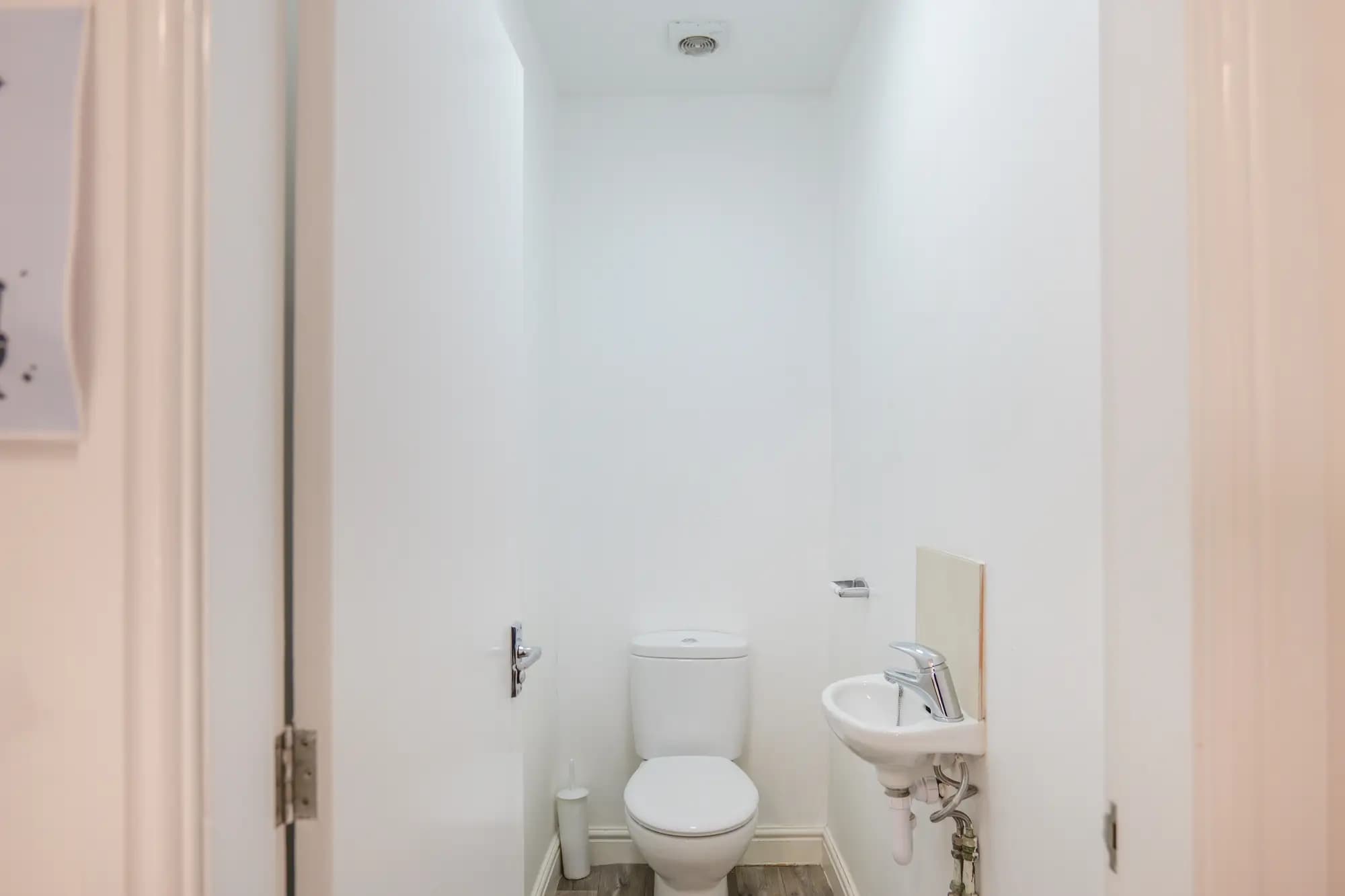 property photo 9 of 40