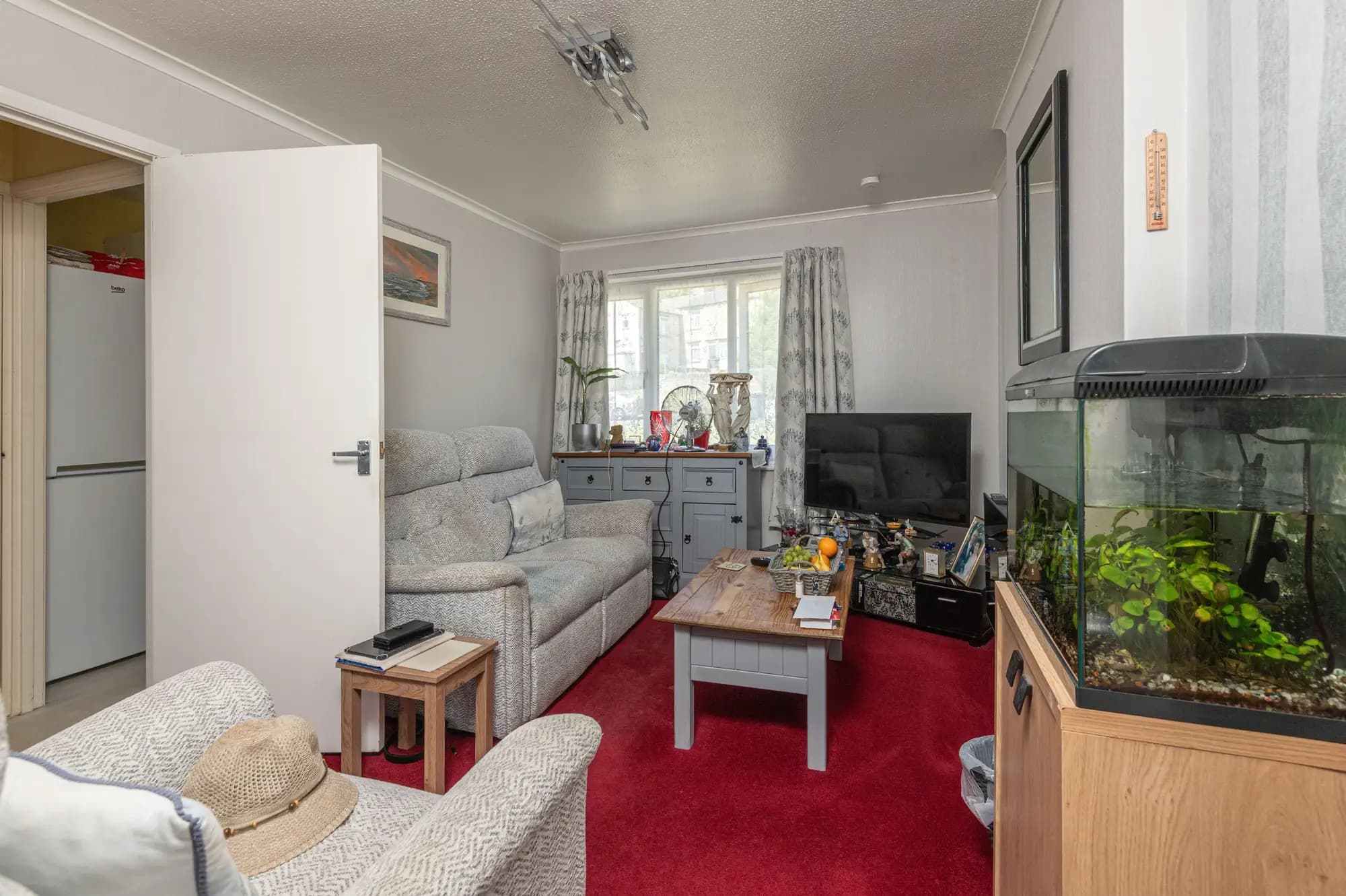 property photo 4 of 17