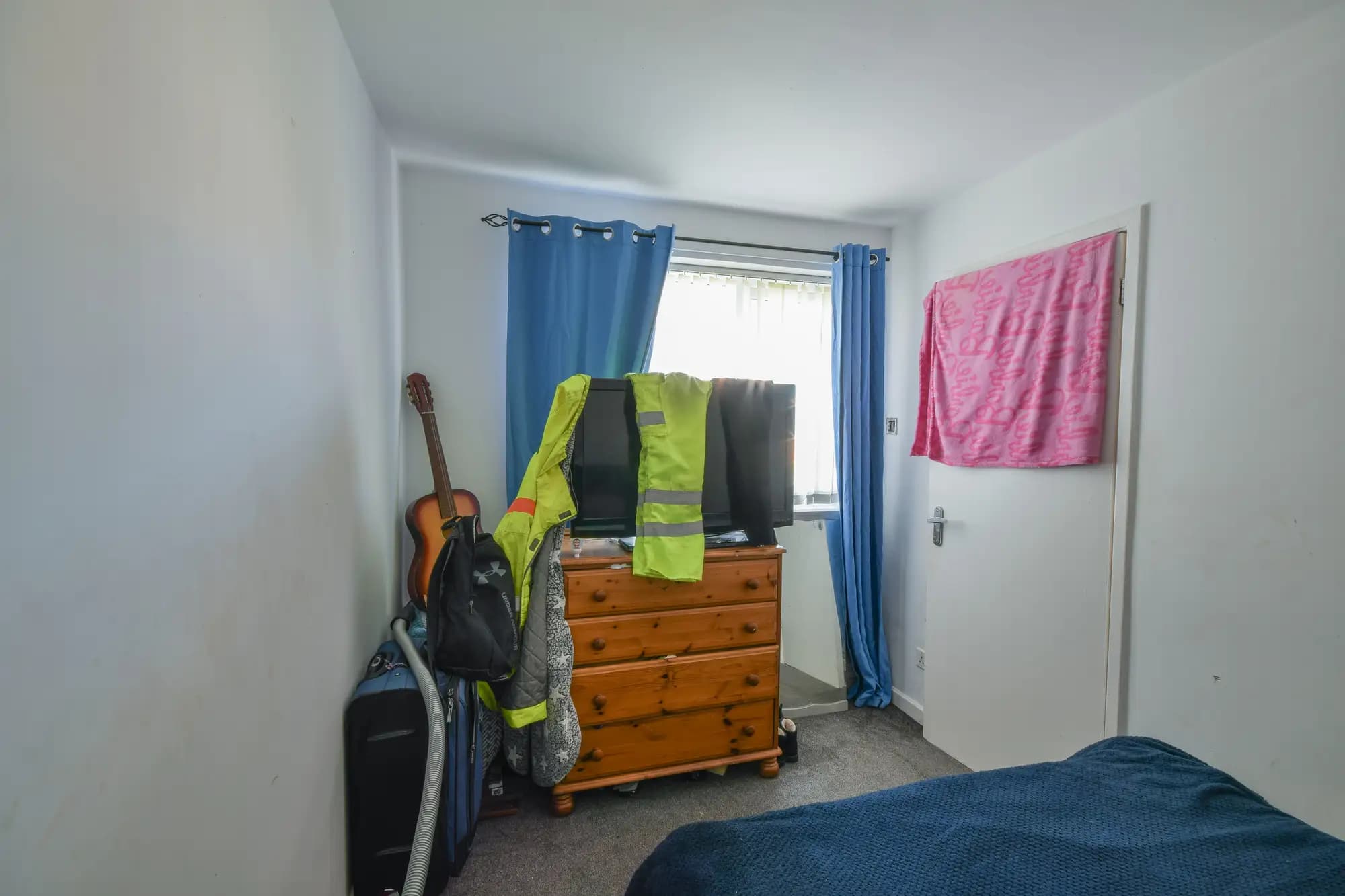 property photo 9 of 12