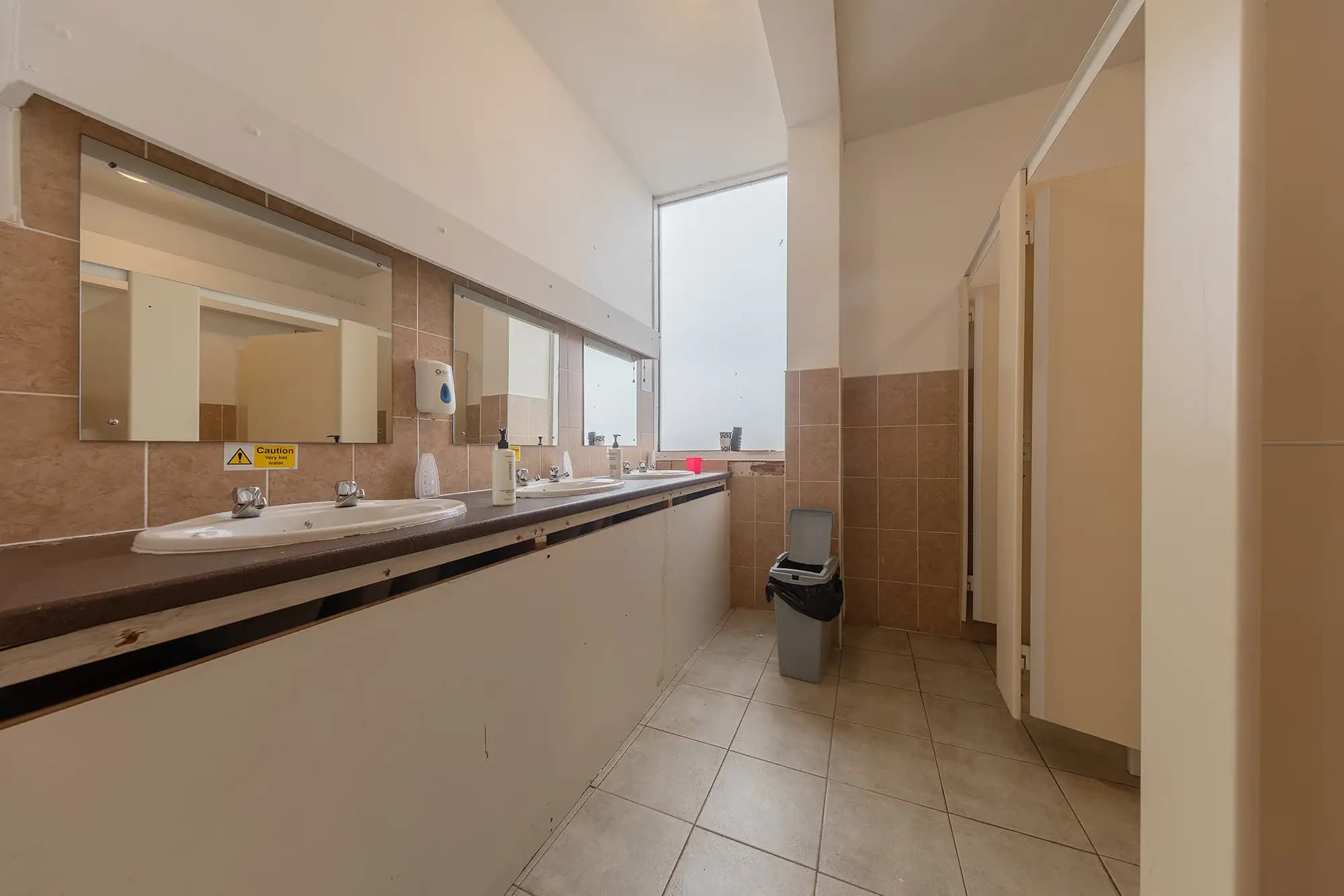 property photo 16 of 59
