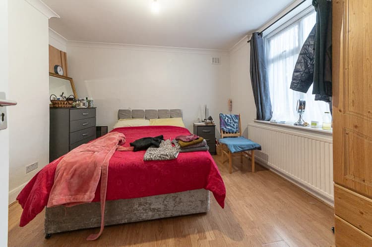 property photo 9 of 22