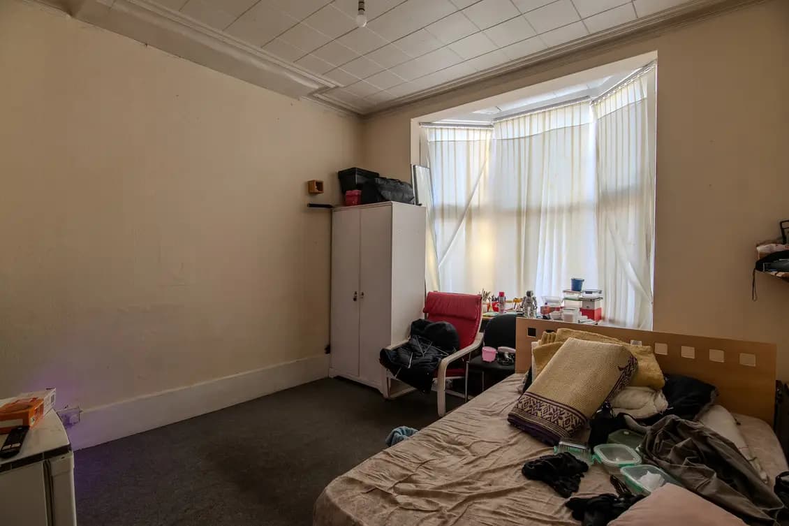 property photo 8 of 14