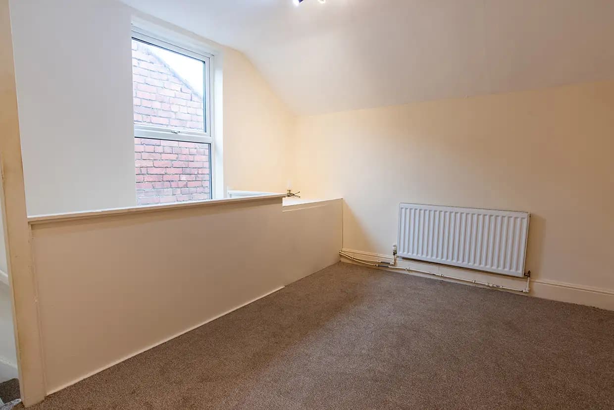 property photo 9 of 14