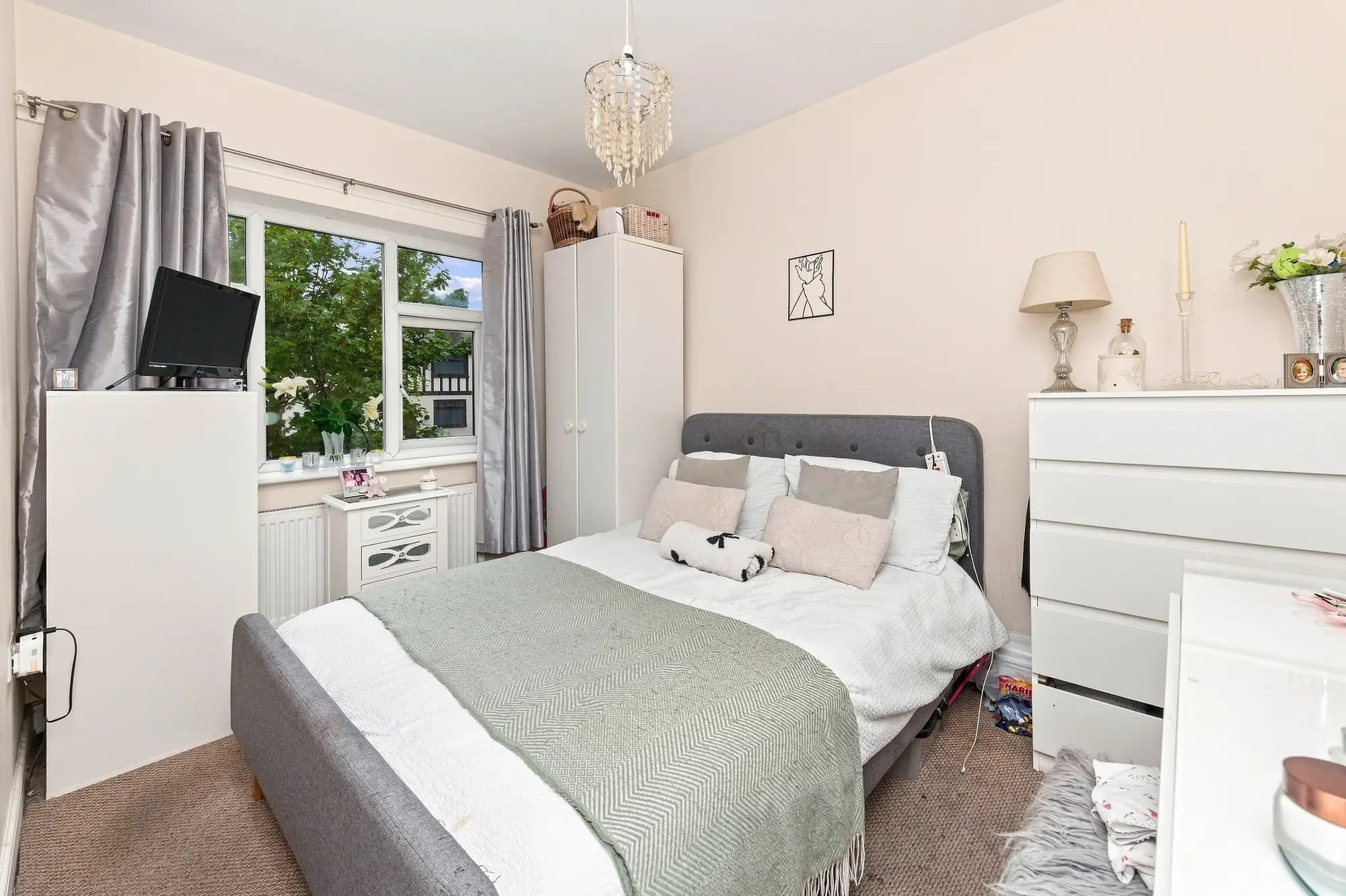 property photo 10 of 16