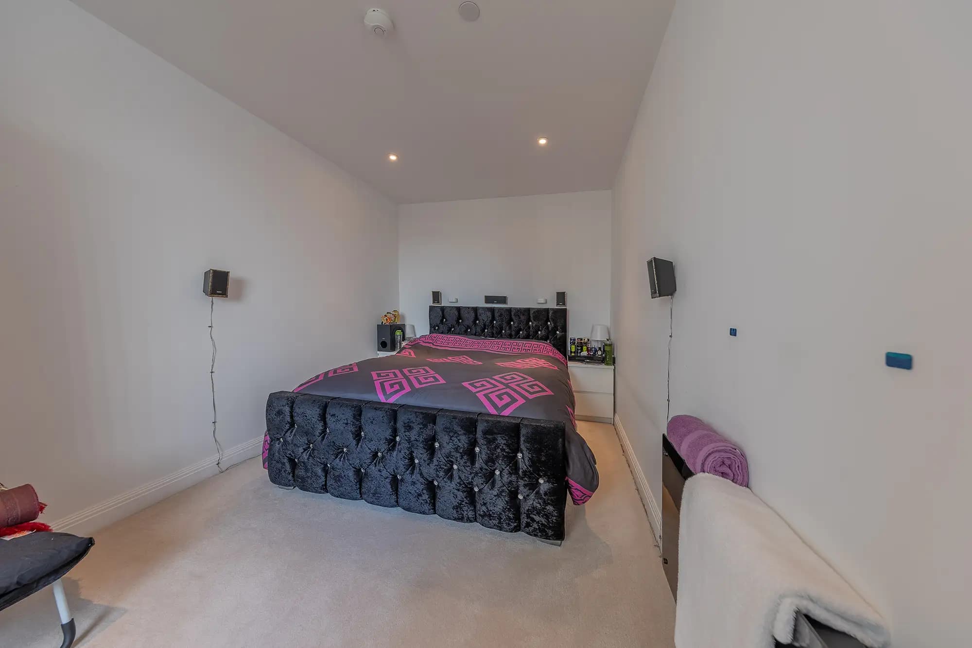 property photo 10 of 16