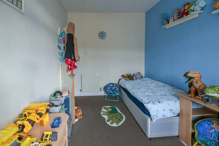 property photo 12 of 18