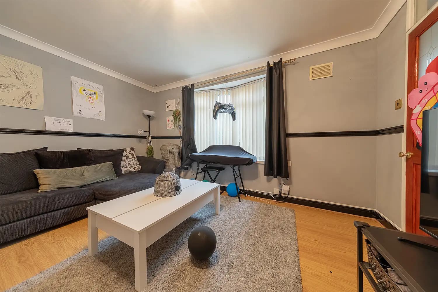 property photo 8 of 40