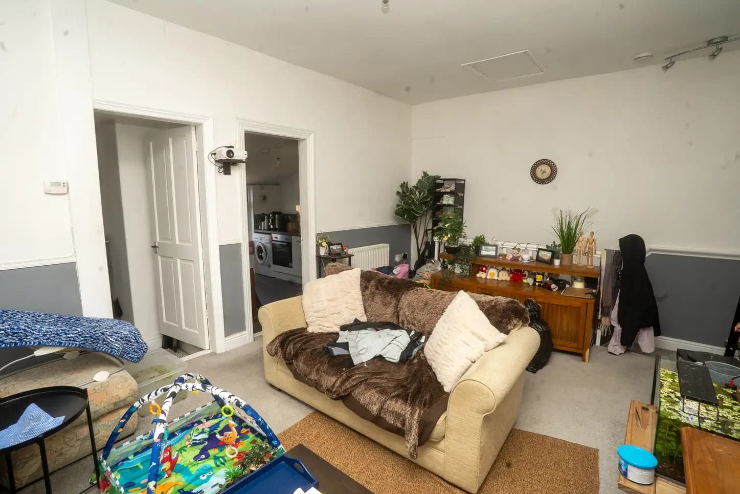 property photo 5 of 22