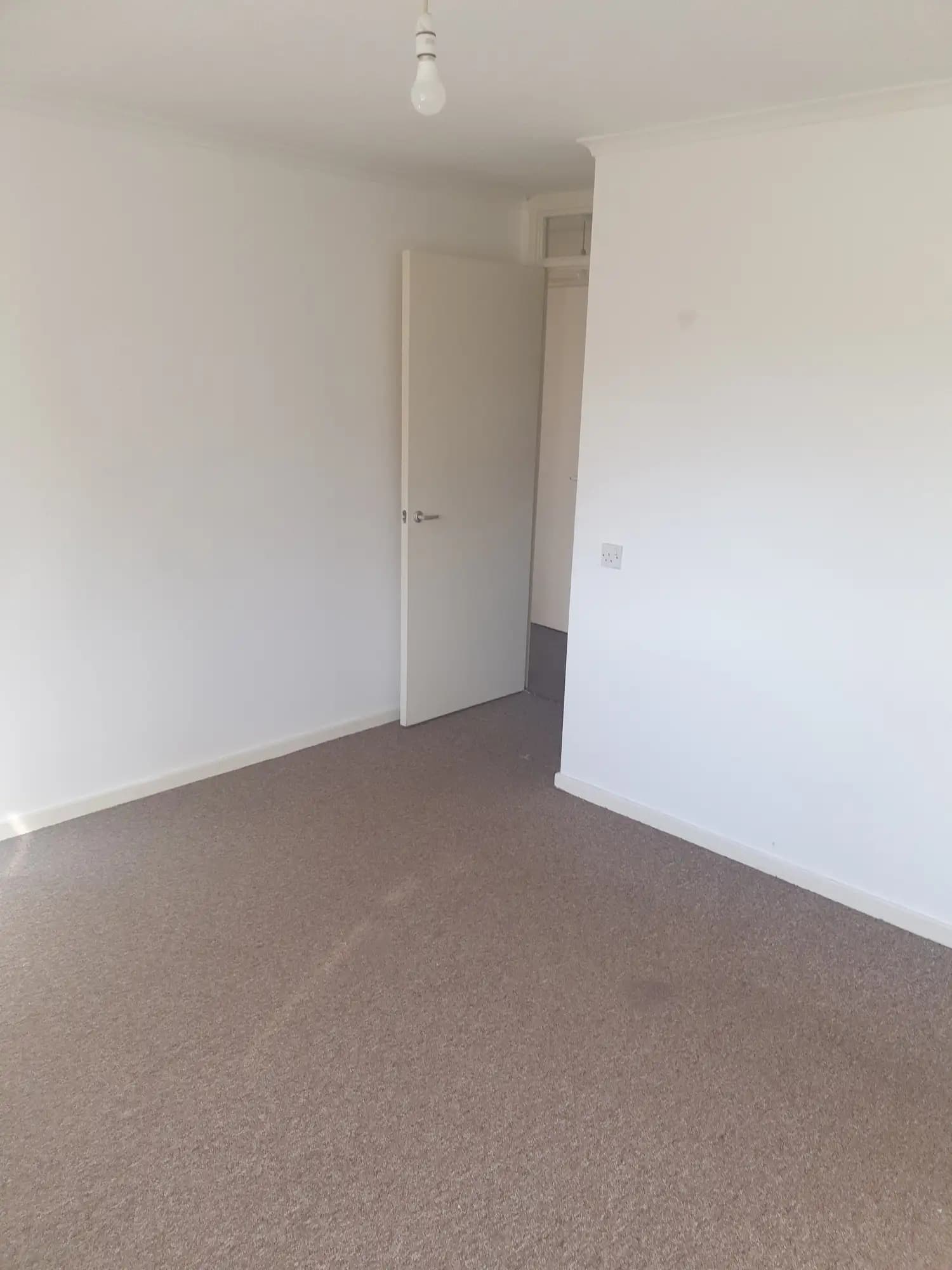 property photo 6 of 13