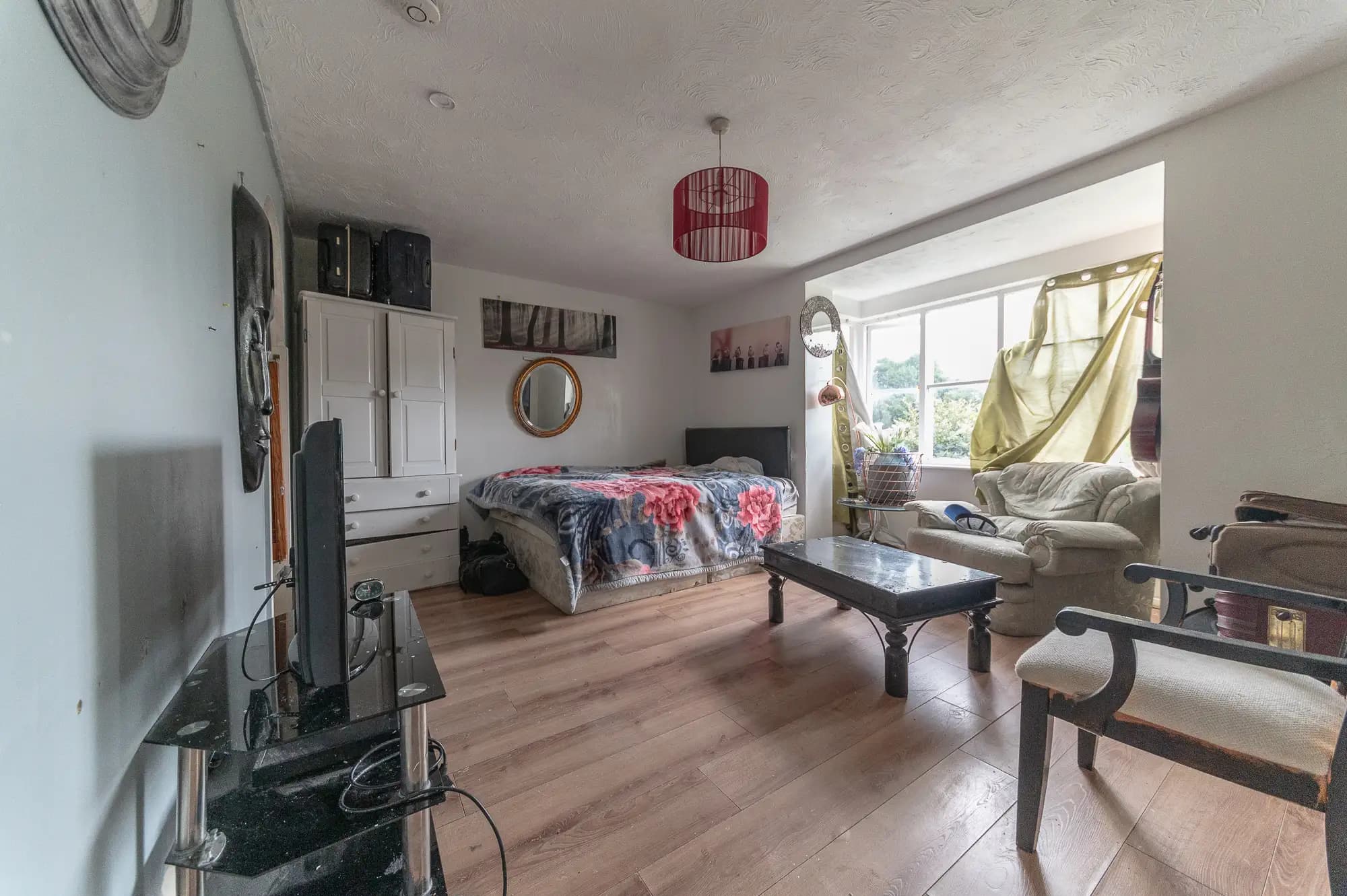 property photo 5 of 6