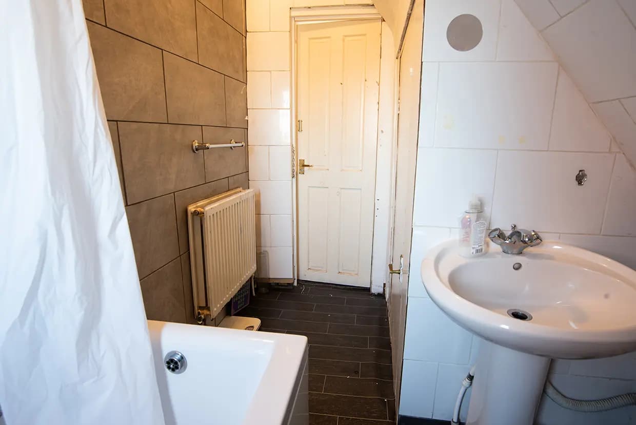 property photo 10 of 17