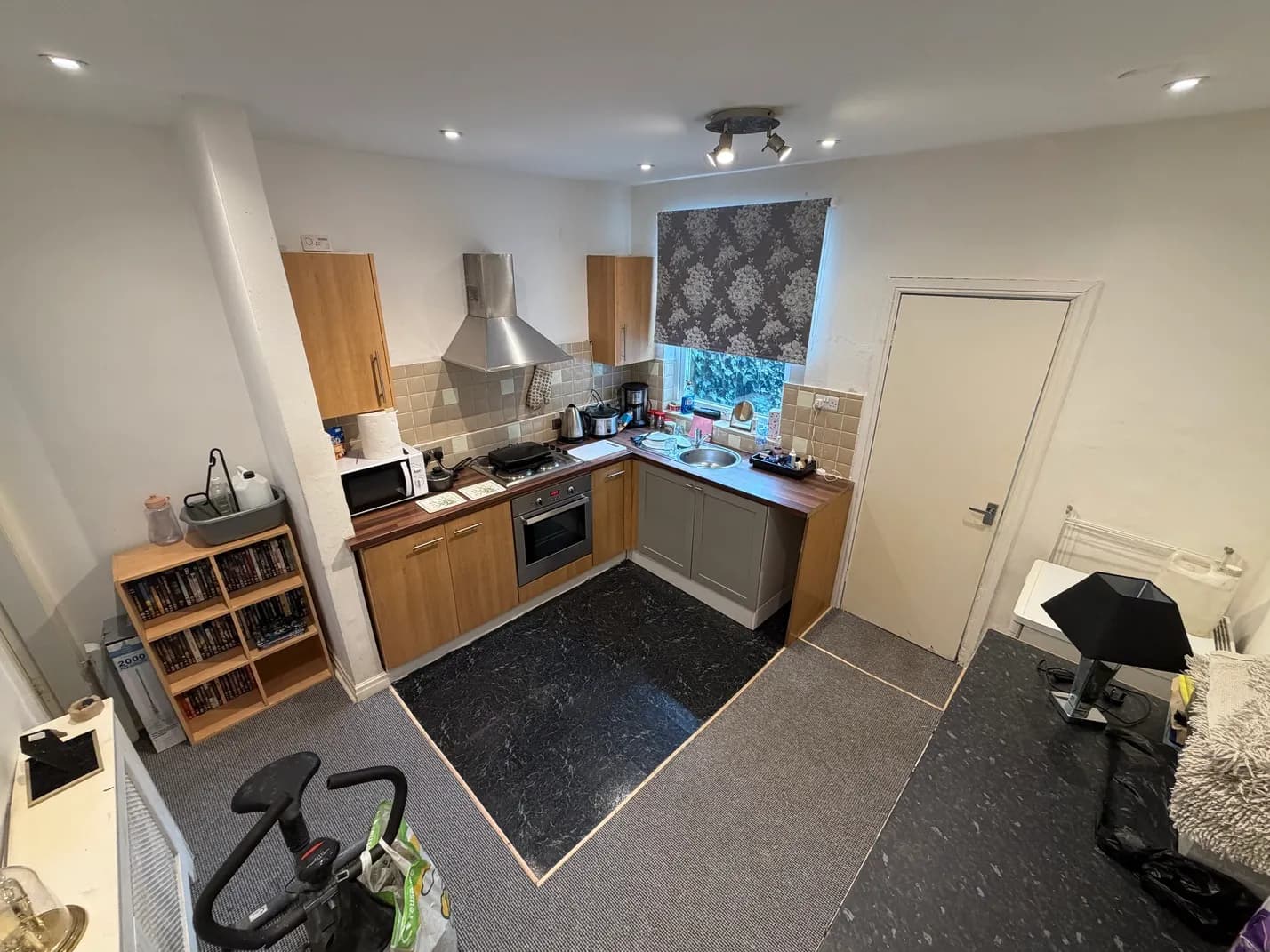 property photo 7 of 17