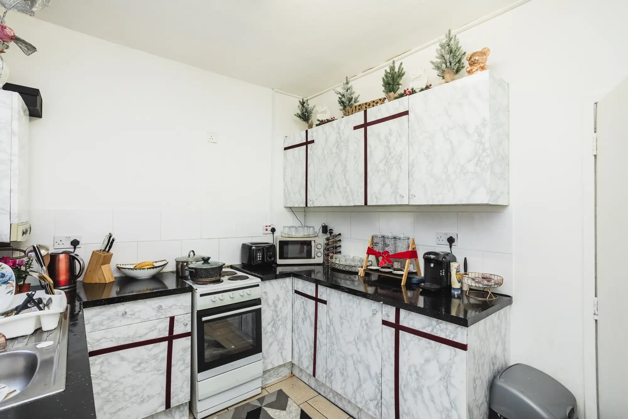 property photo 5 of 16