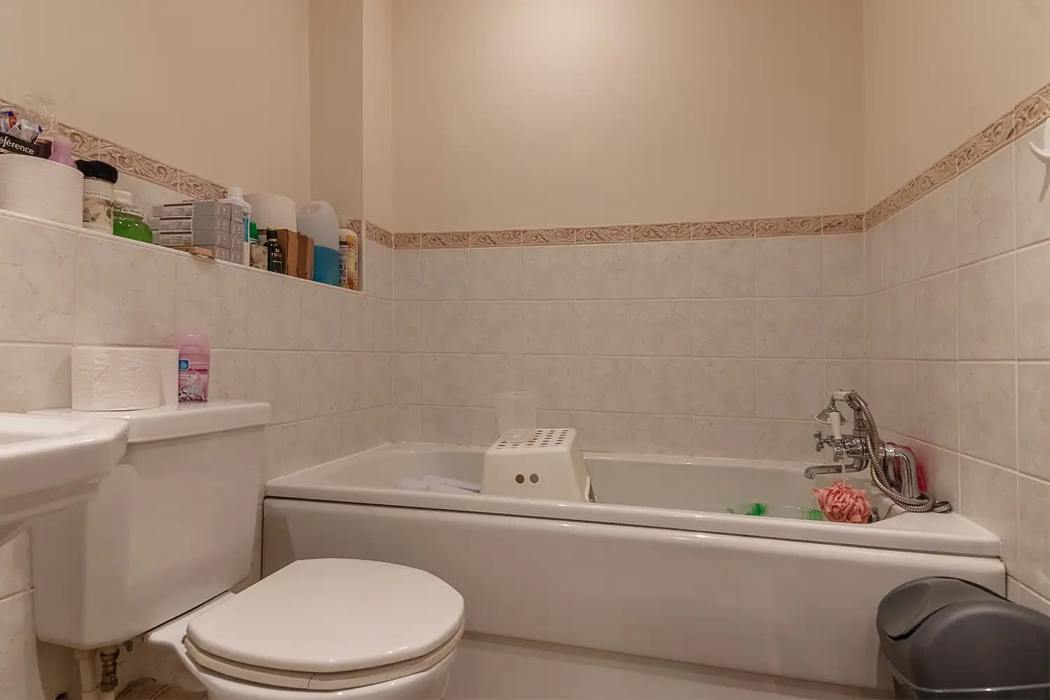 property photo 4 of 10
