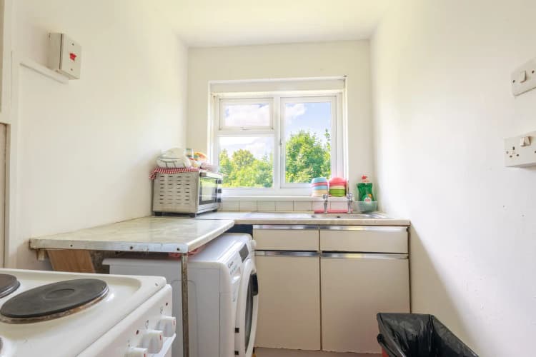 property photo 4 of 14